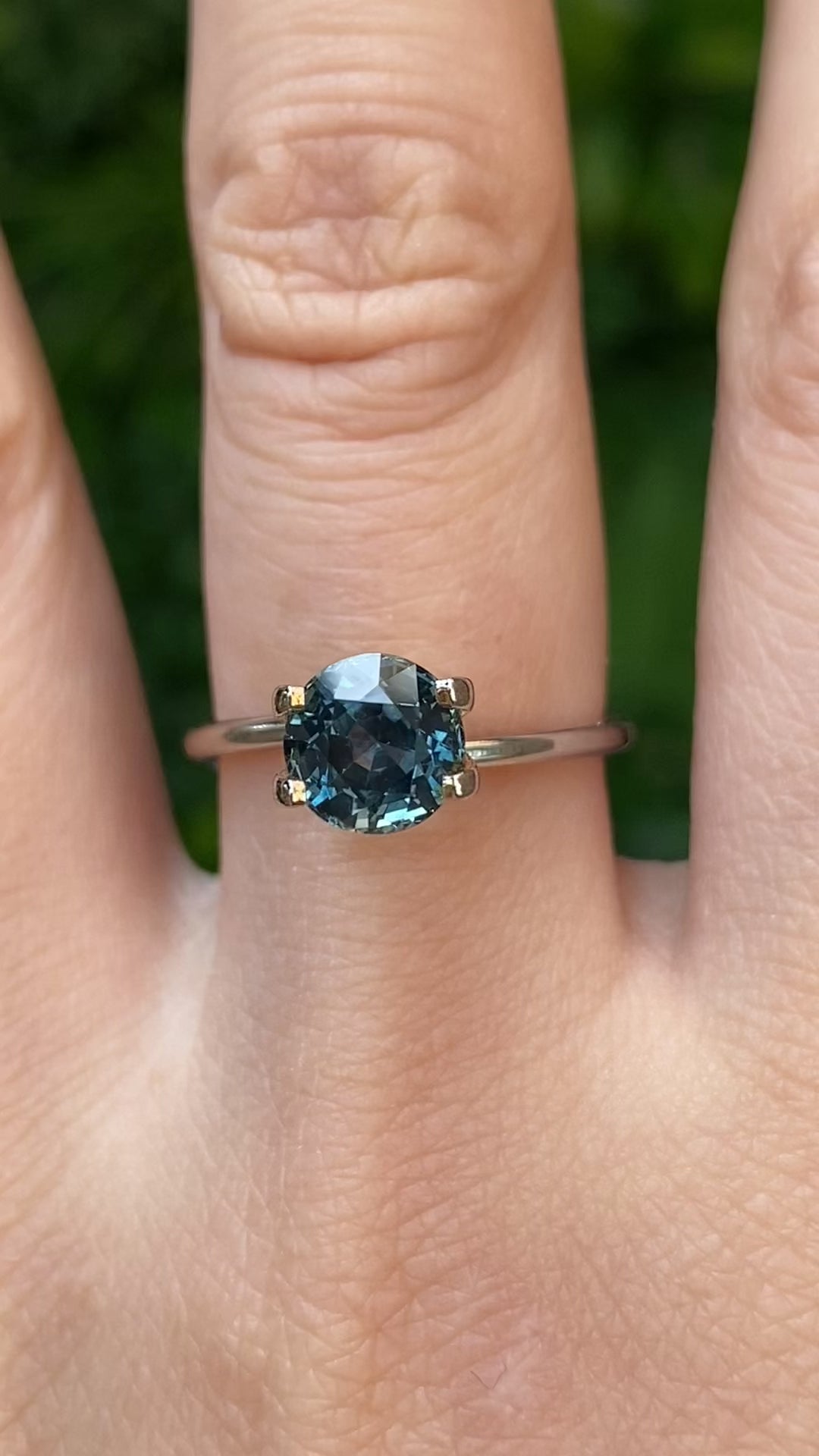 2.01ct Round Cut Blue Green Montana Sapphire Sapphire SR472