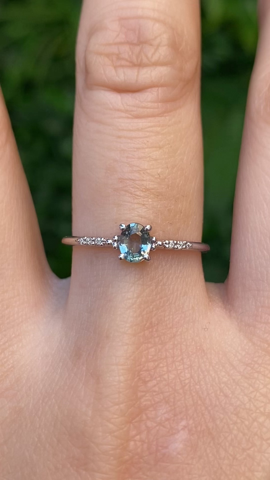 【即日配送】エロイーズリング ・0.40ct・非加熱グリーンサファイア・K14WG