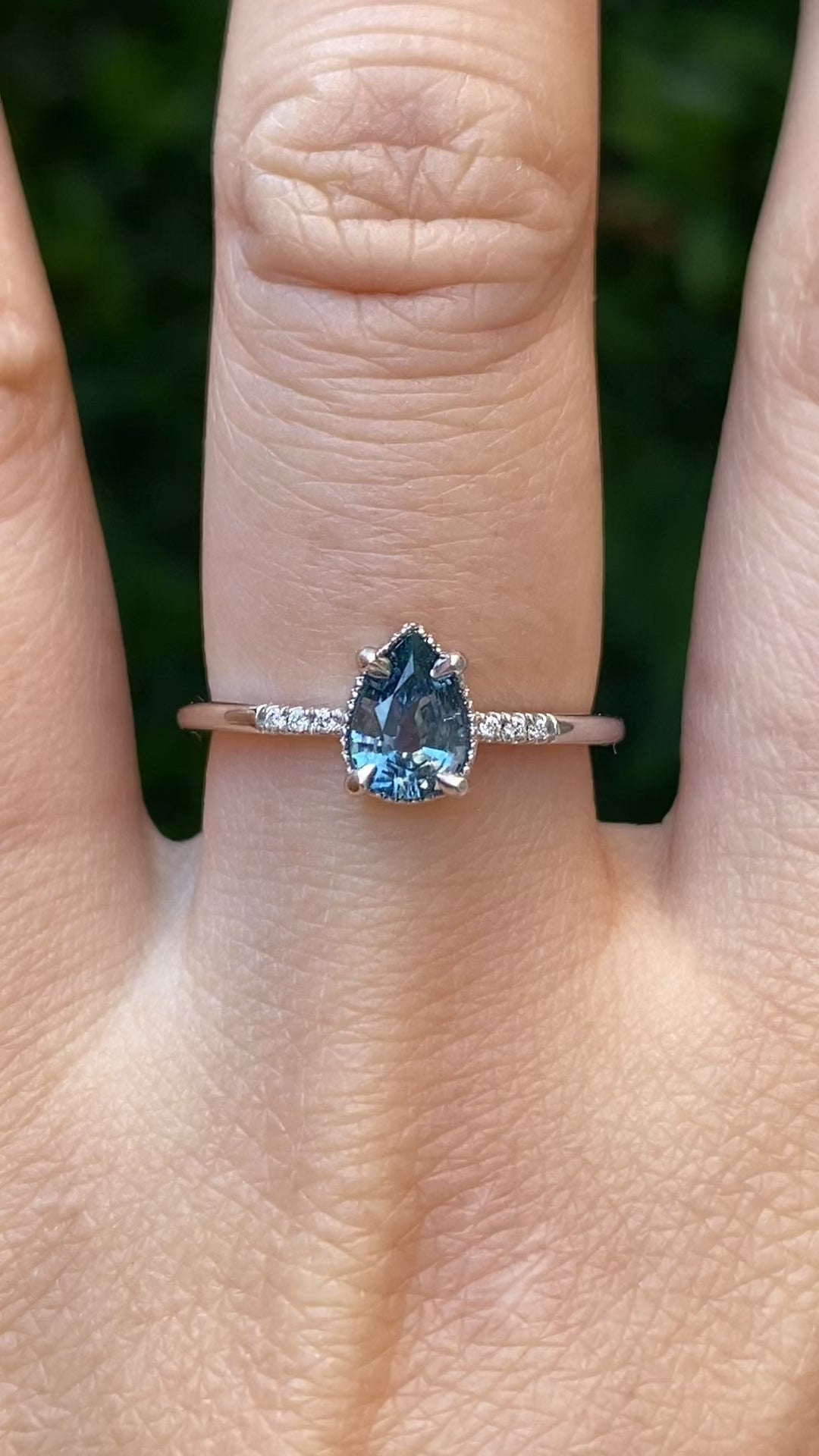 【即日配送】グレースリング ・0.62ct・加熱モンタナ産ブルーサファイア・K14WG