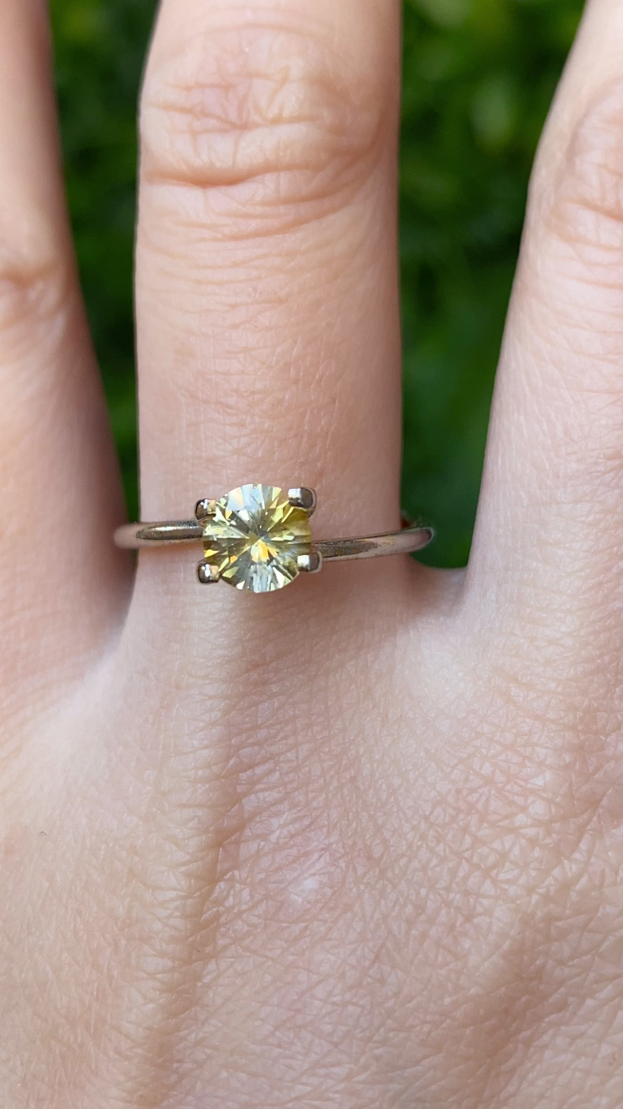 0.92ct Round Cut Parti Aqua Yellow Montana Sapphire SR081
