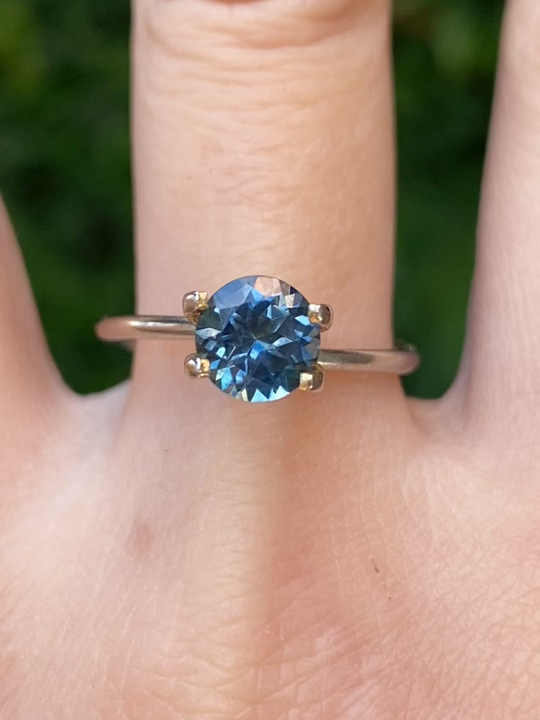 1.46ct Round Cut Blue Montana Sapphire SR483