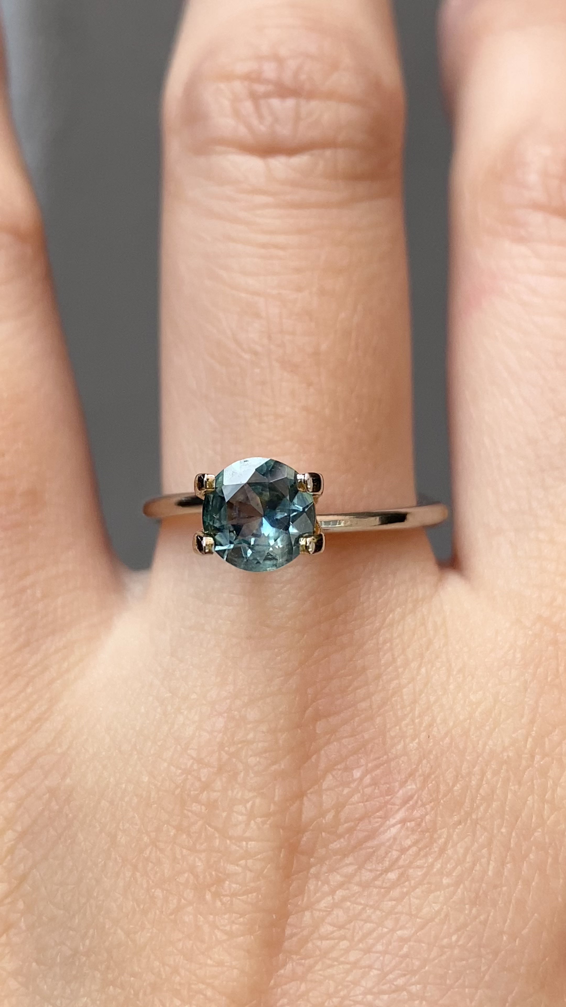 1.38ct Round Cut Light Blue Montana Sapphire SR292