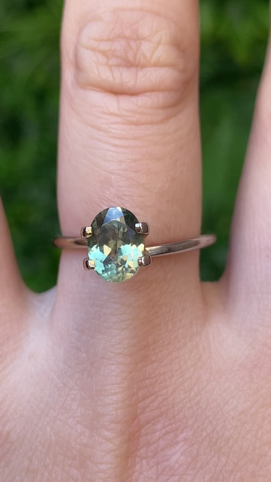 1.70ct Oval Cut Green Montana Sapphire so638