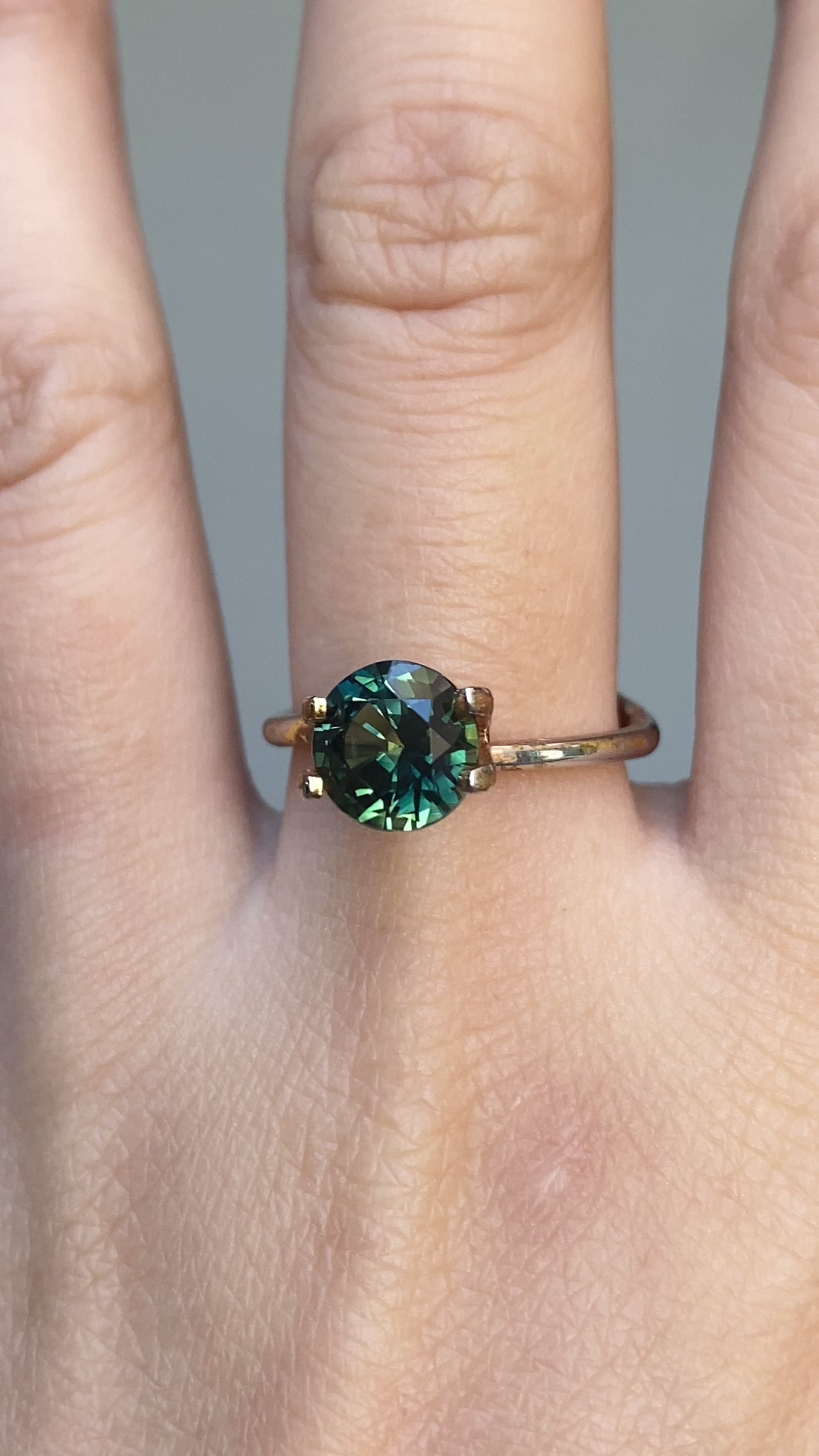 2.24ct ラウンドカット パルティブルーグリーンサファイア オーストラリア産 SR301