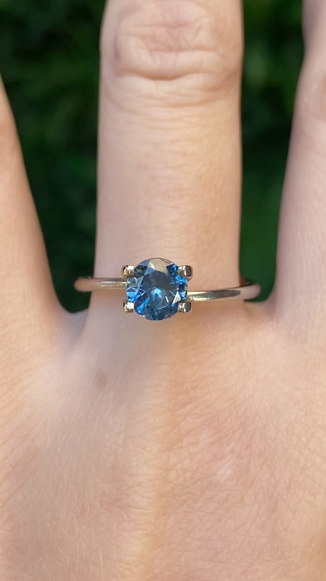 1.11ct Round Cut Blue Montana Sapphire SR501