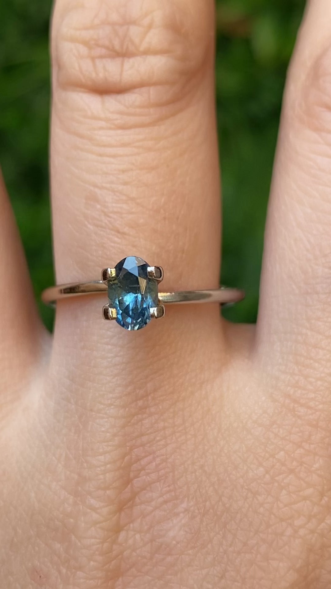 0.96ct オーバルカット ブルーグリーンサファイア モンタナ産 