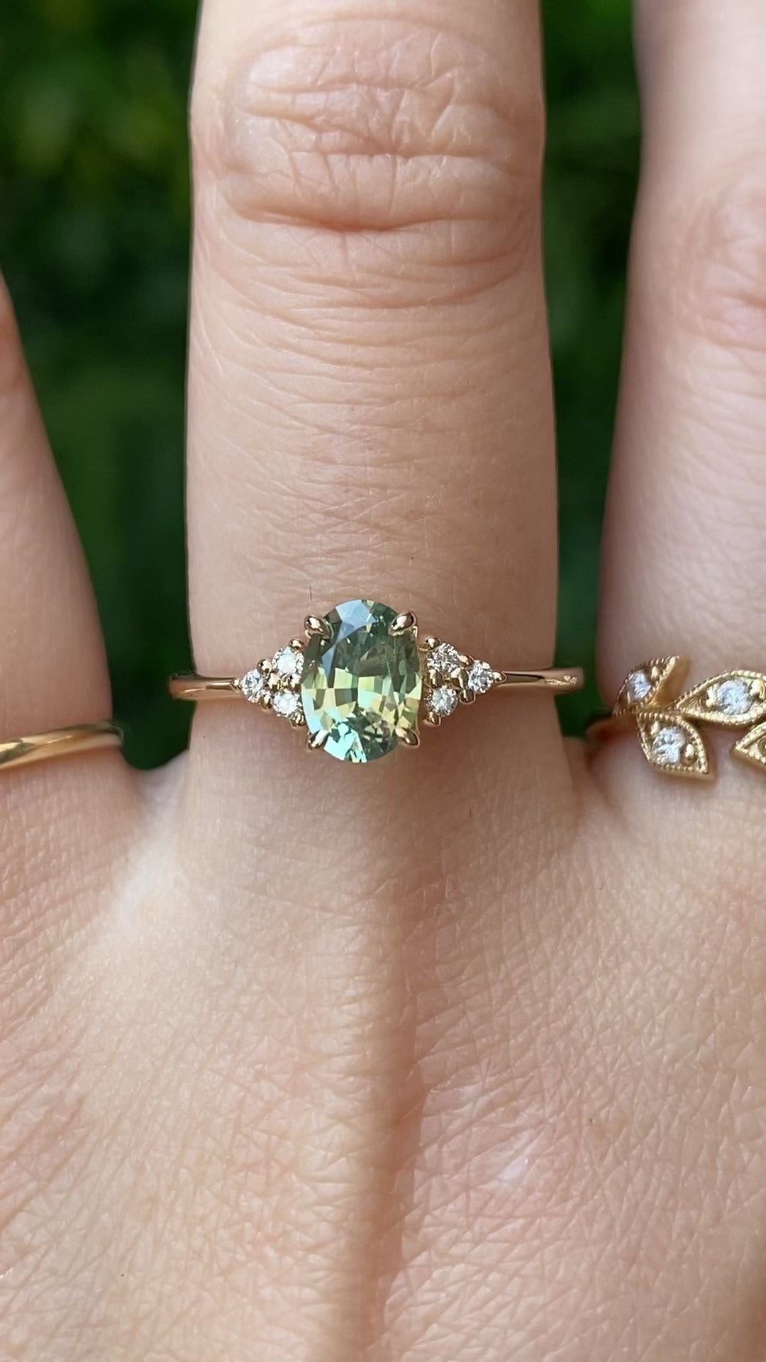 フラワーモチーフ グリーン サファイア リング 一点物】テレサリング ・1.17ct・加熱モンタナ産グリーンサファイア
