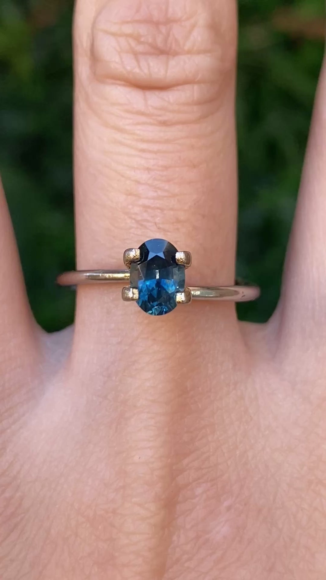 1.04ct Oval Cut Teal Blue Montana Sapphire SO740
