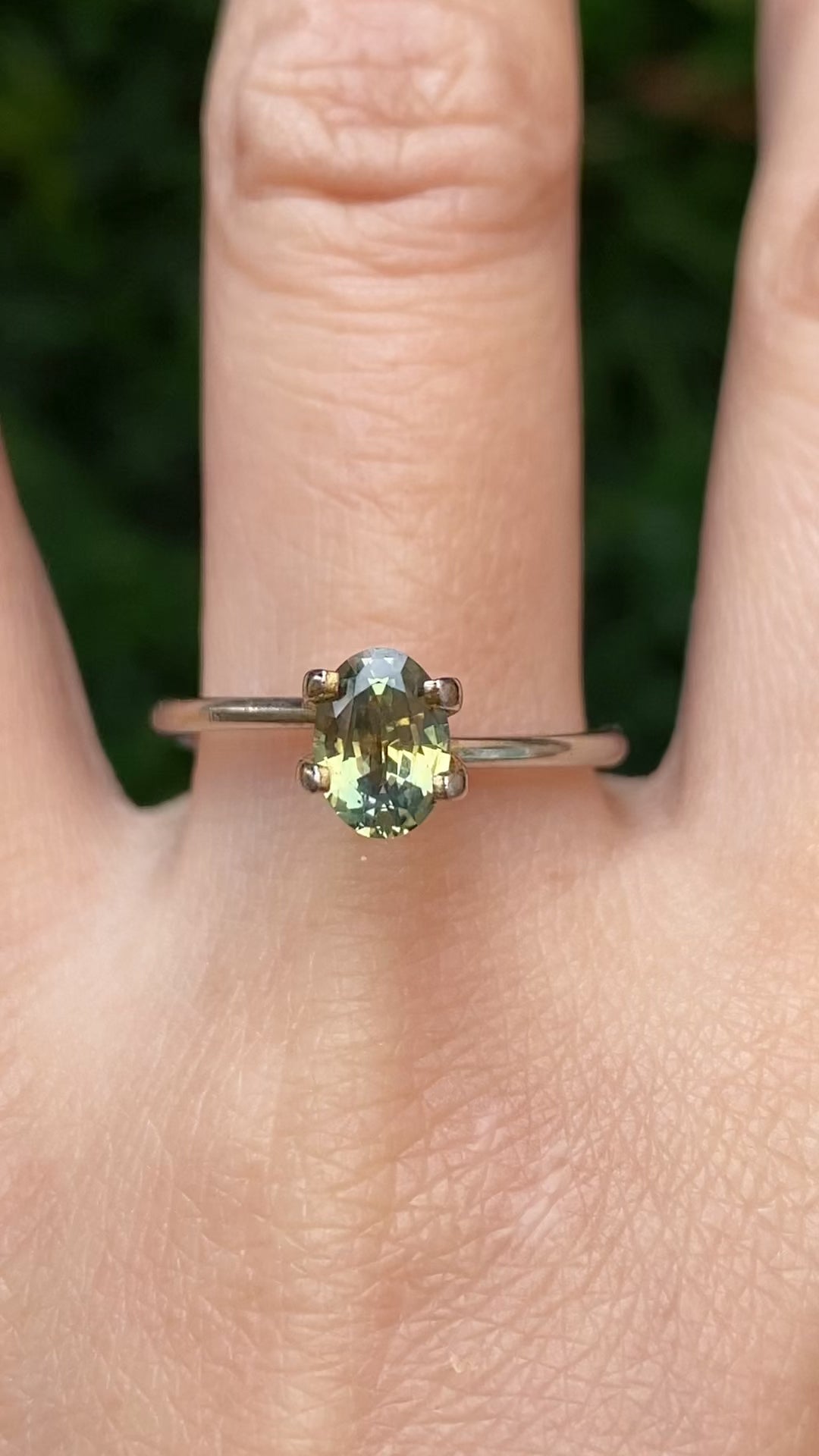 1.02ct Oval Parti Green Yellow Montana Sapphire SO719