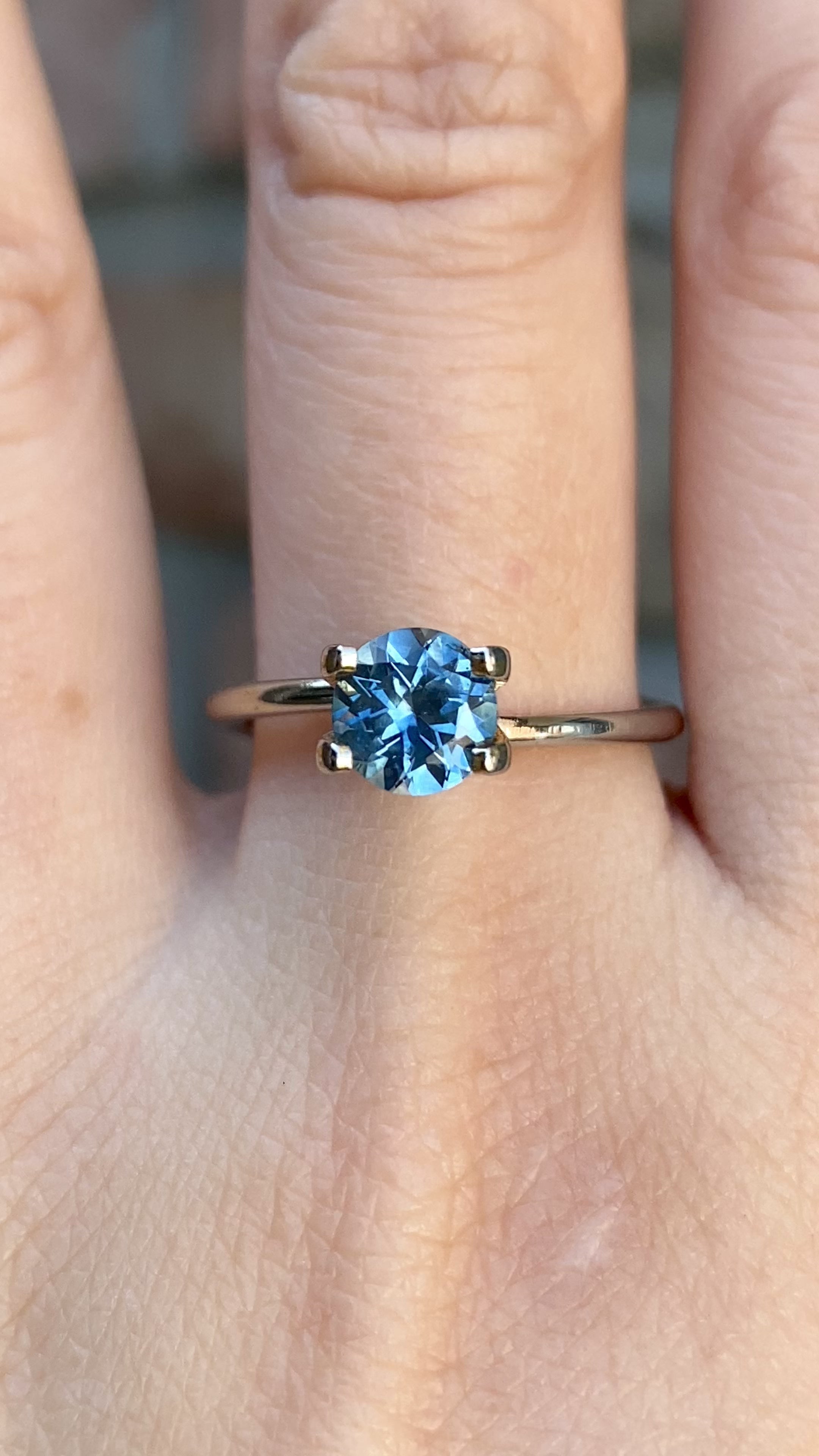 1.07ct Round Cut Blue Montana Sapphire SR267