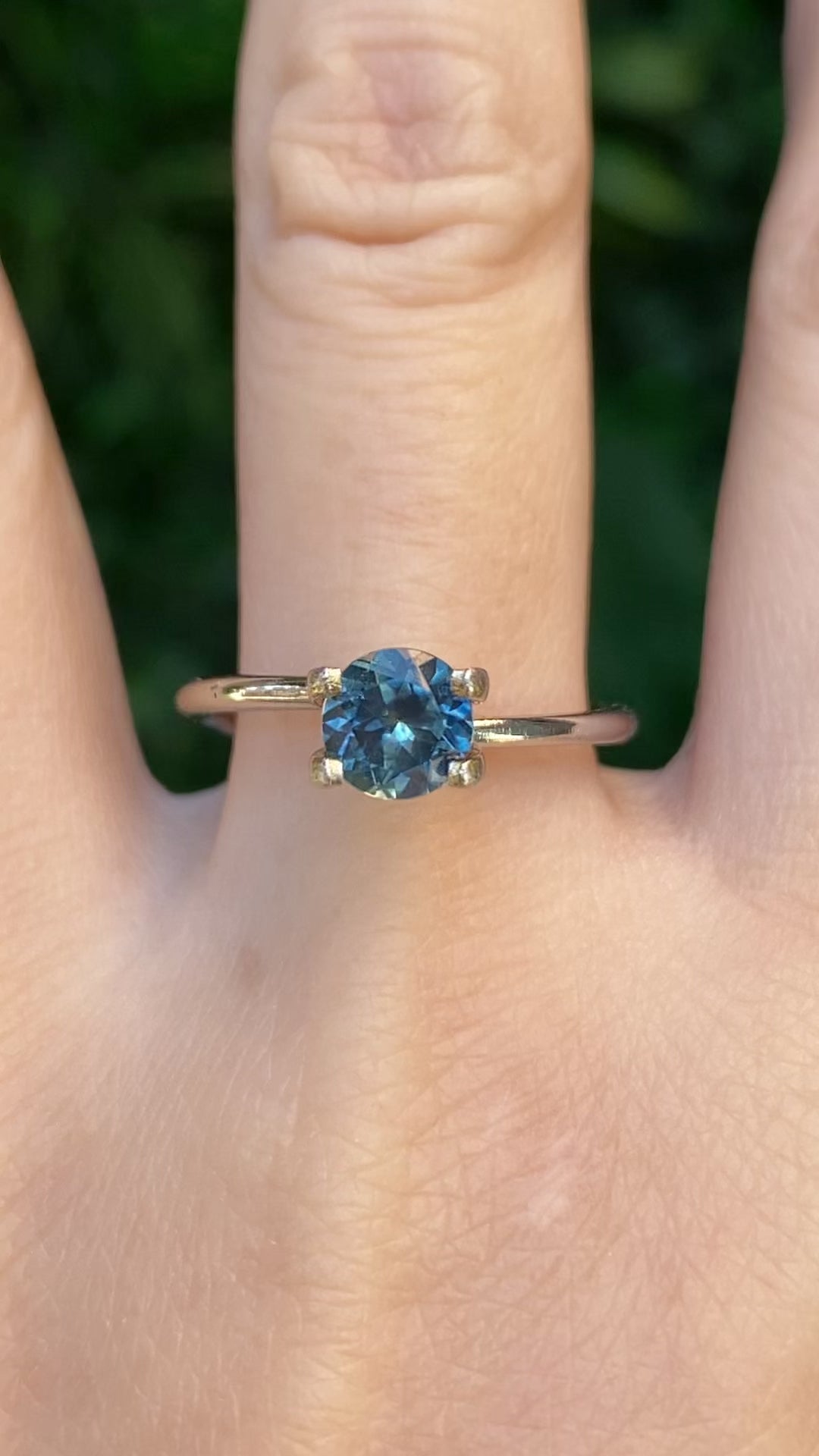 1.08ct Round Cut Blue Green Montana Sapphire SR502