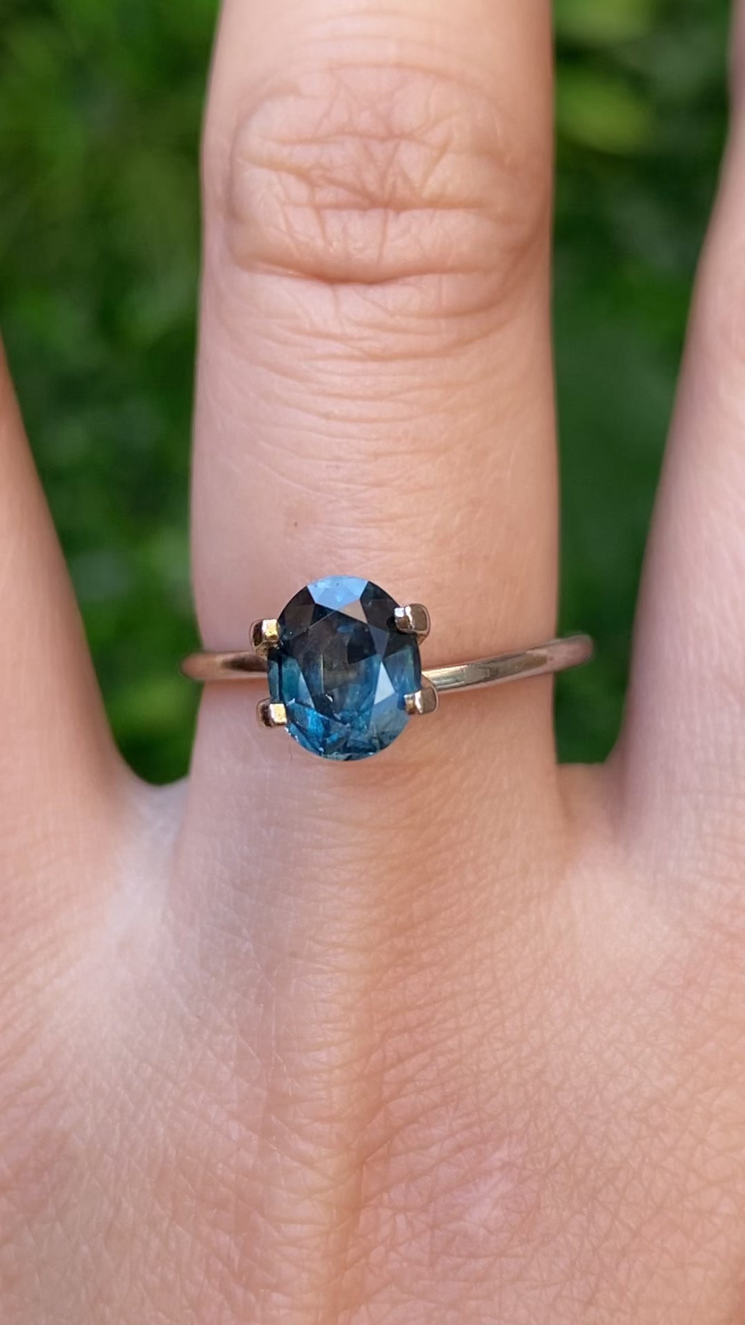 1.73ct Oval Cut Blue Green Montana Sapphire SO550