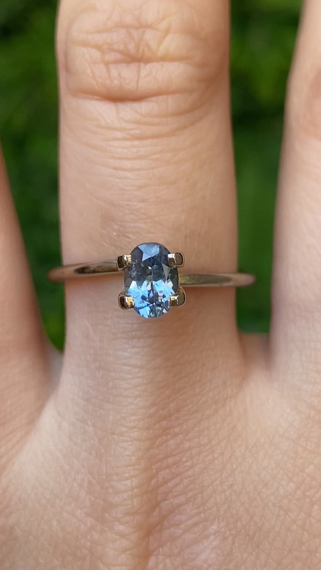 0.93ct オーバルカット ライトブルーサファイア モンタナ産 