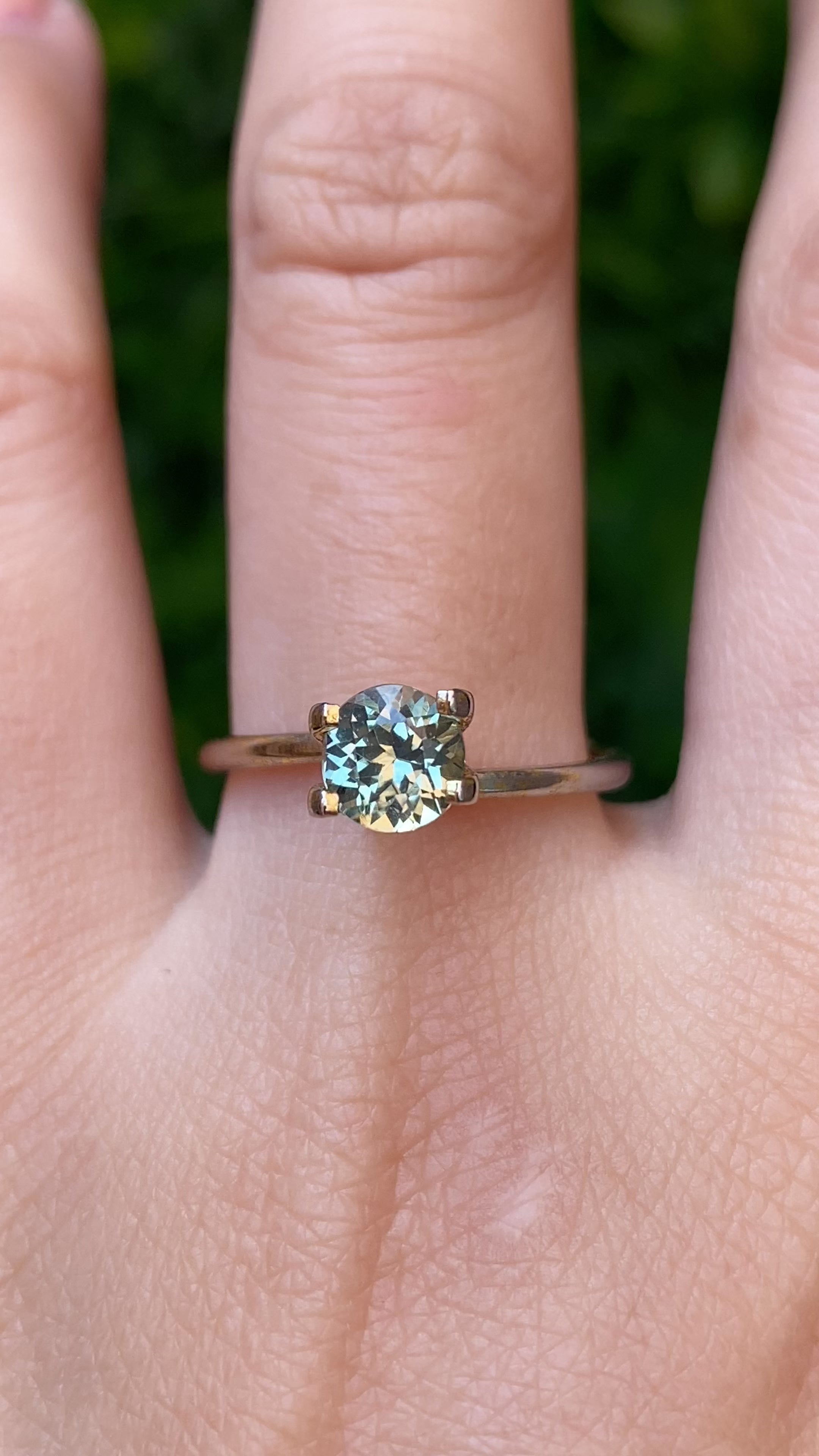 1.12ct Round Cut Parti Aqua Green Montana Sapphire SR332