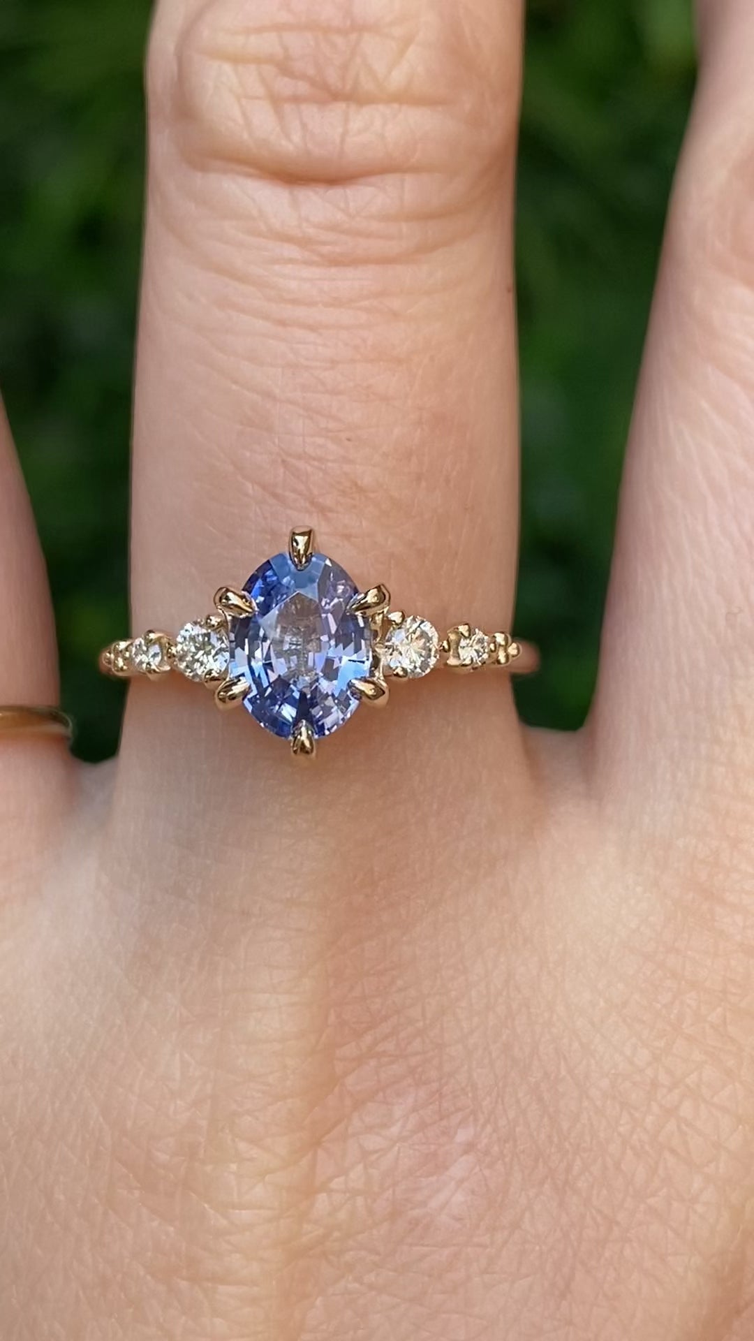 【一点物】エステルリュックスリング ・1.29ct・加熱スリランカ産ブルーサファイア・K14YG