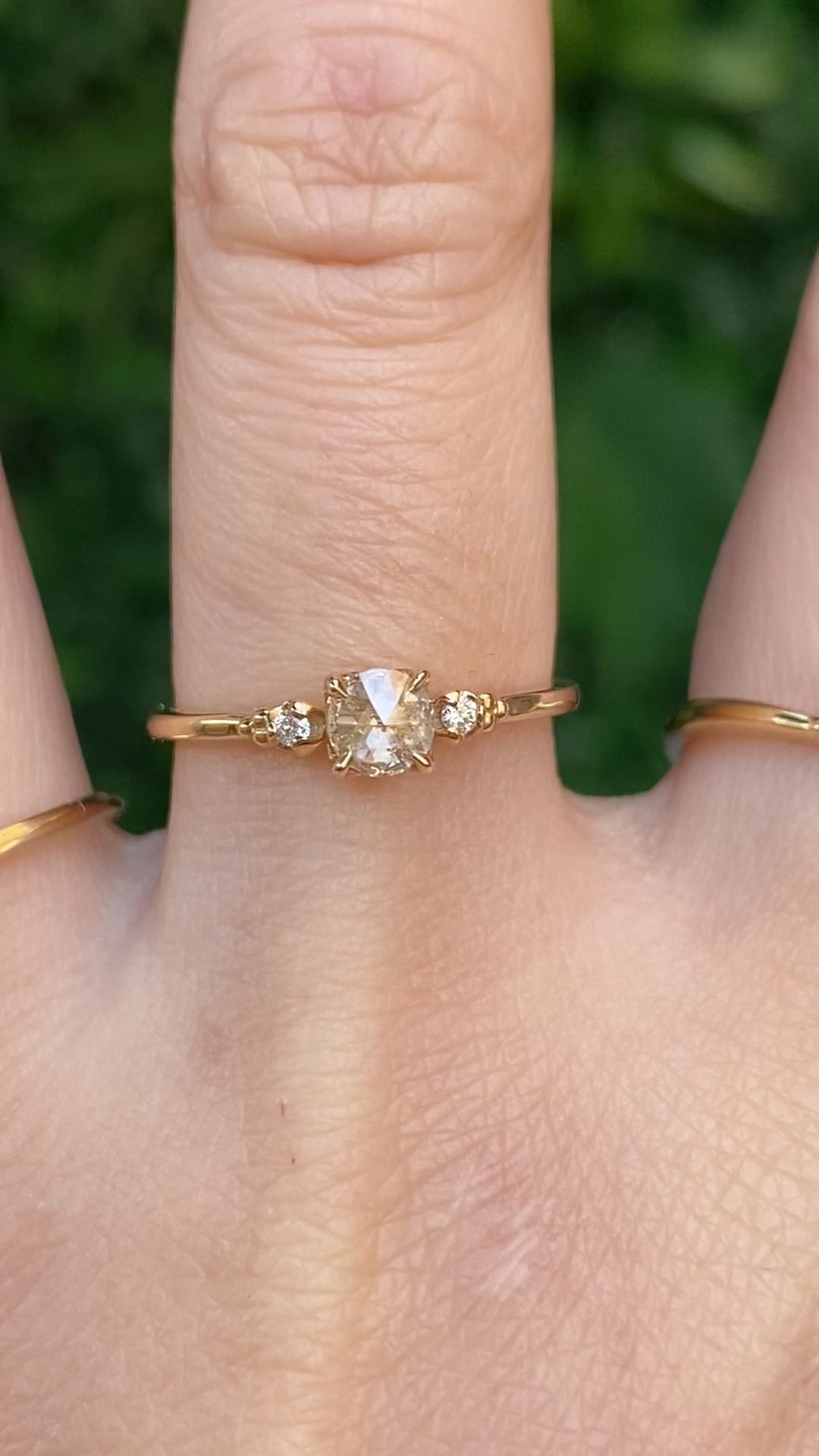 Re：蘇クリスタル（マイ・オン・ユニバース ダイヤモンドカット） エステルリング-ローズカットダイヤモンド – Envero Jewelry