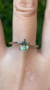 0.93ct Pear Cut Light Blue Green Montana Sapphire Sapphire SF551