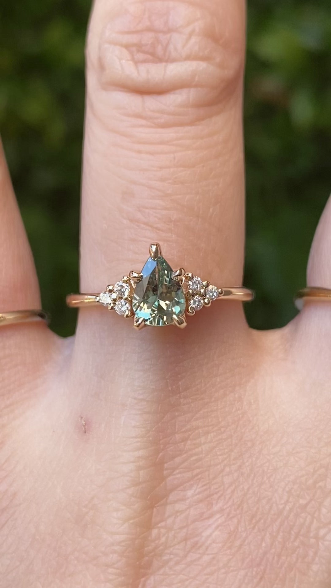 【一点物】テレサリング ・0.83ct・加熱モンタナ産ライトグリーンサファイア・K14YG