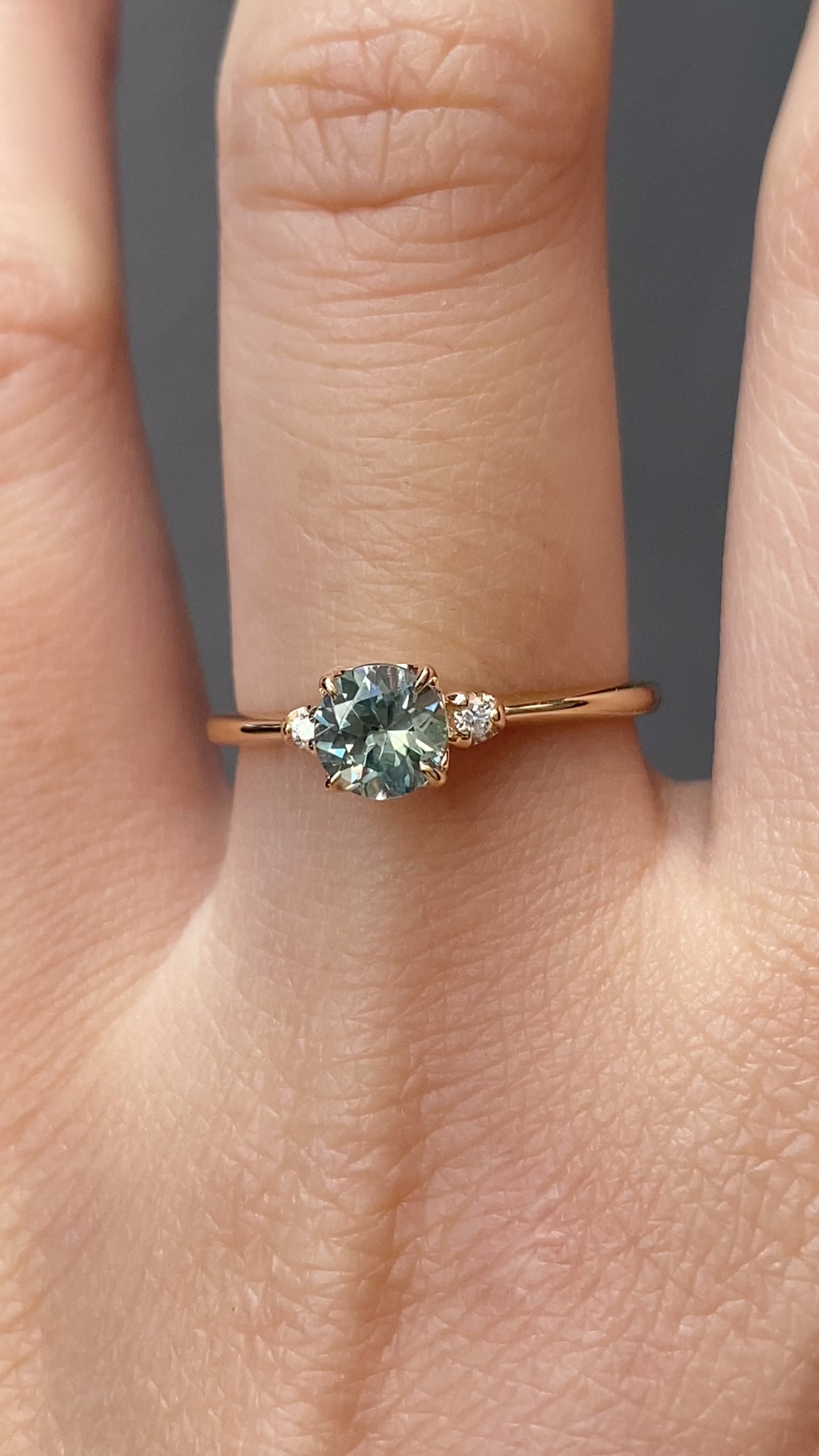 【一点物】ソフィアリング ・0.83ct・モンタナ産アクアブルーグリーンサファイア・K14YG
