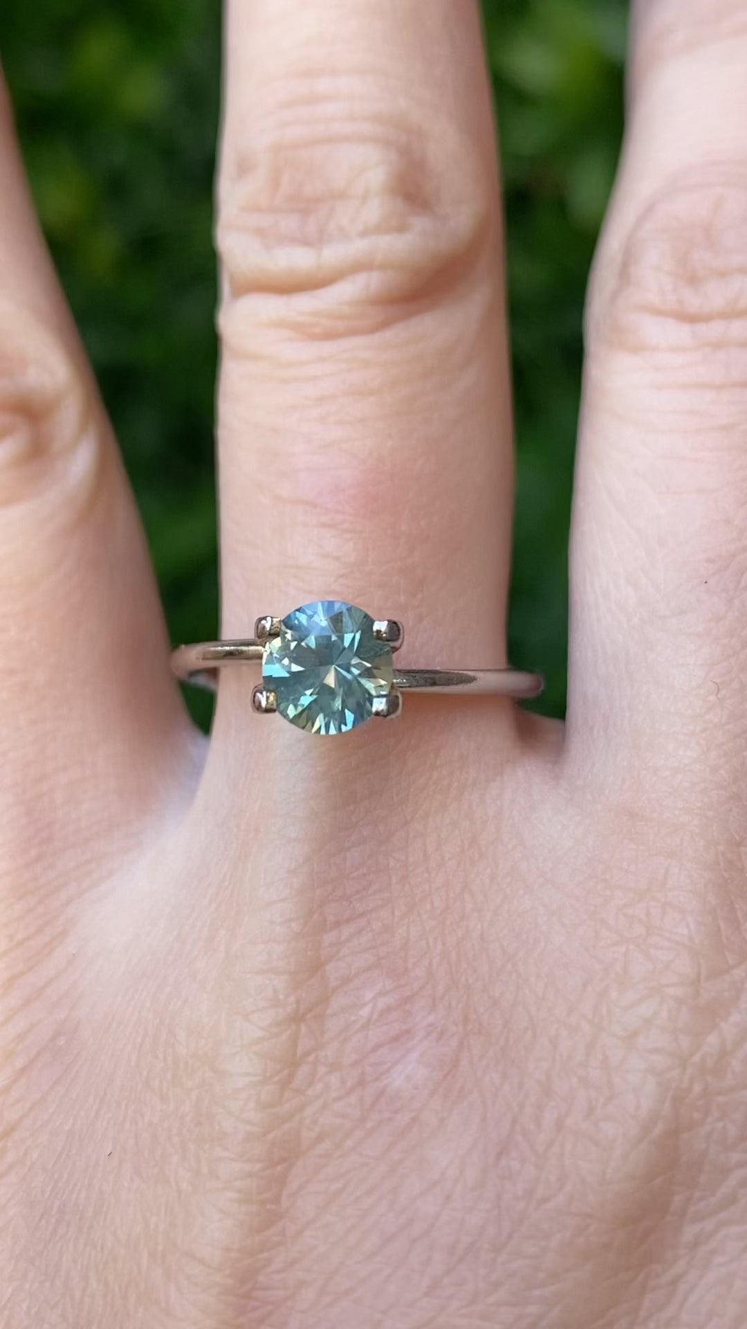 1.25ct Round Cut Green Montana Sapphire SR416