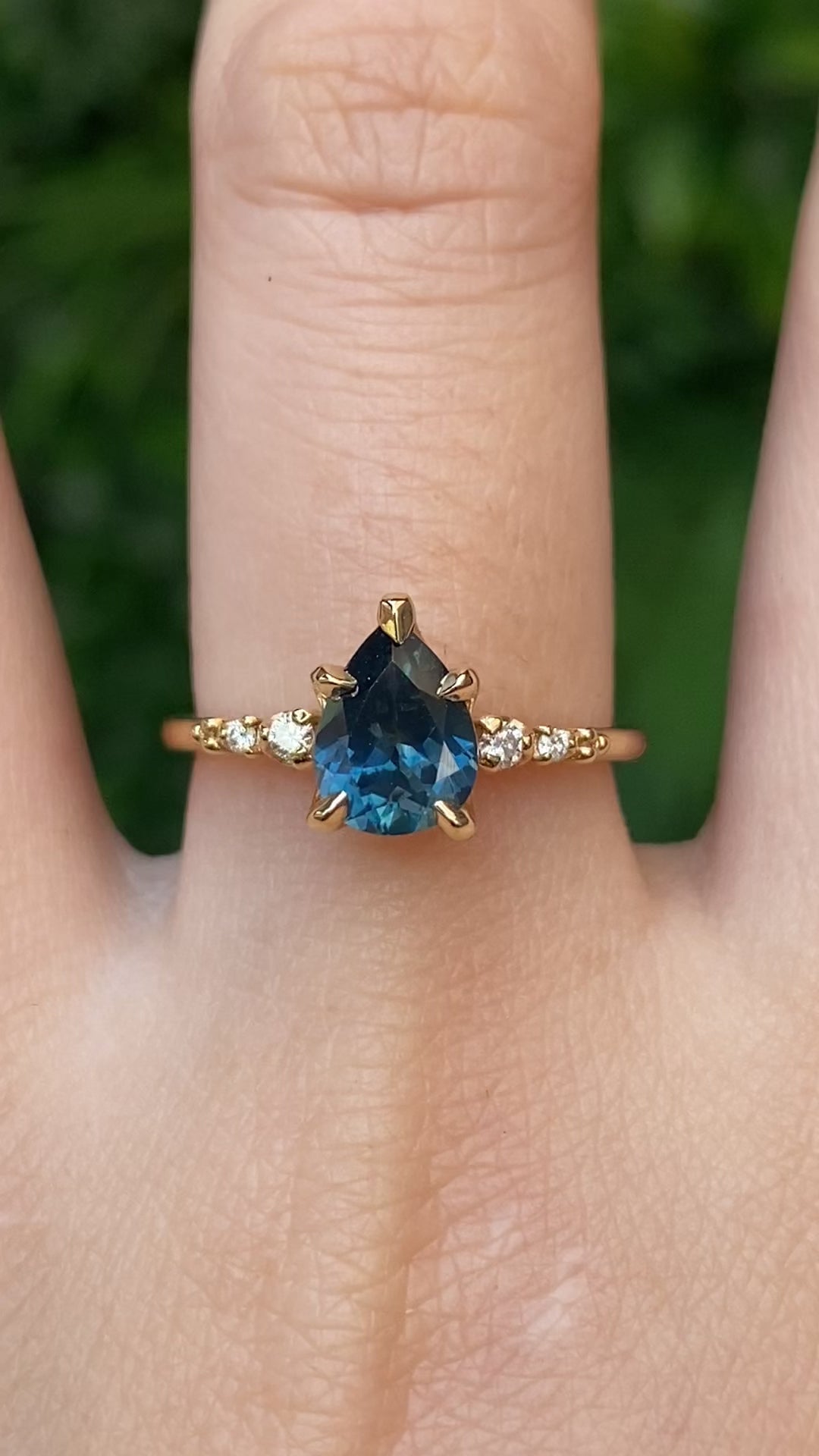 【一点物】エステルリュックスリング ・1.46ct・加熱モンタナ産ティールブルーサファイア・K14YG