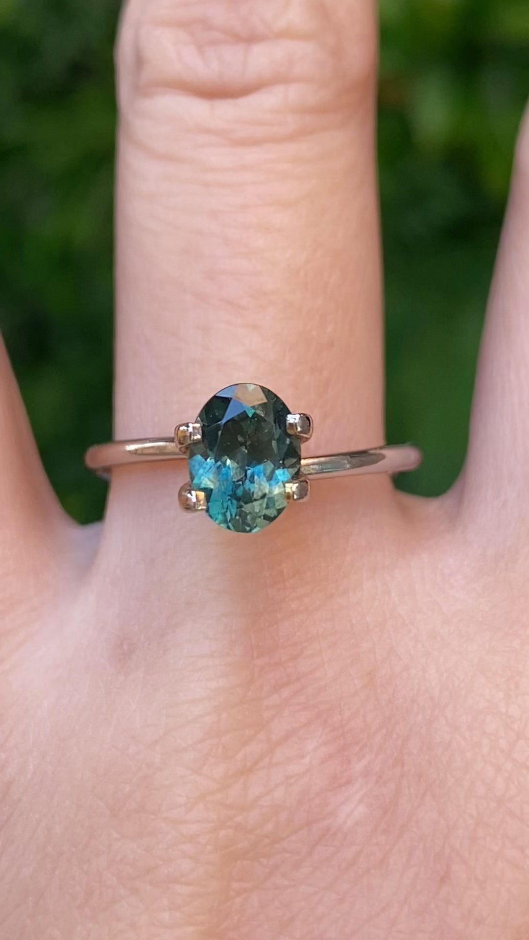 1.51ct Oval Cut Green Montana Sapphire SO697