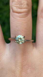 0.89ct Round Cut Light Green Montana Sapphire Sapphire SR464