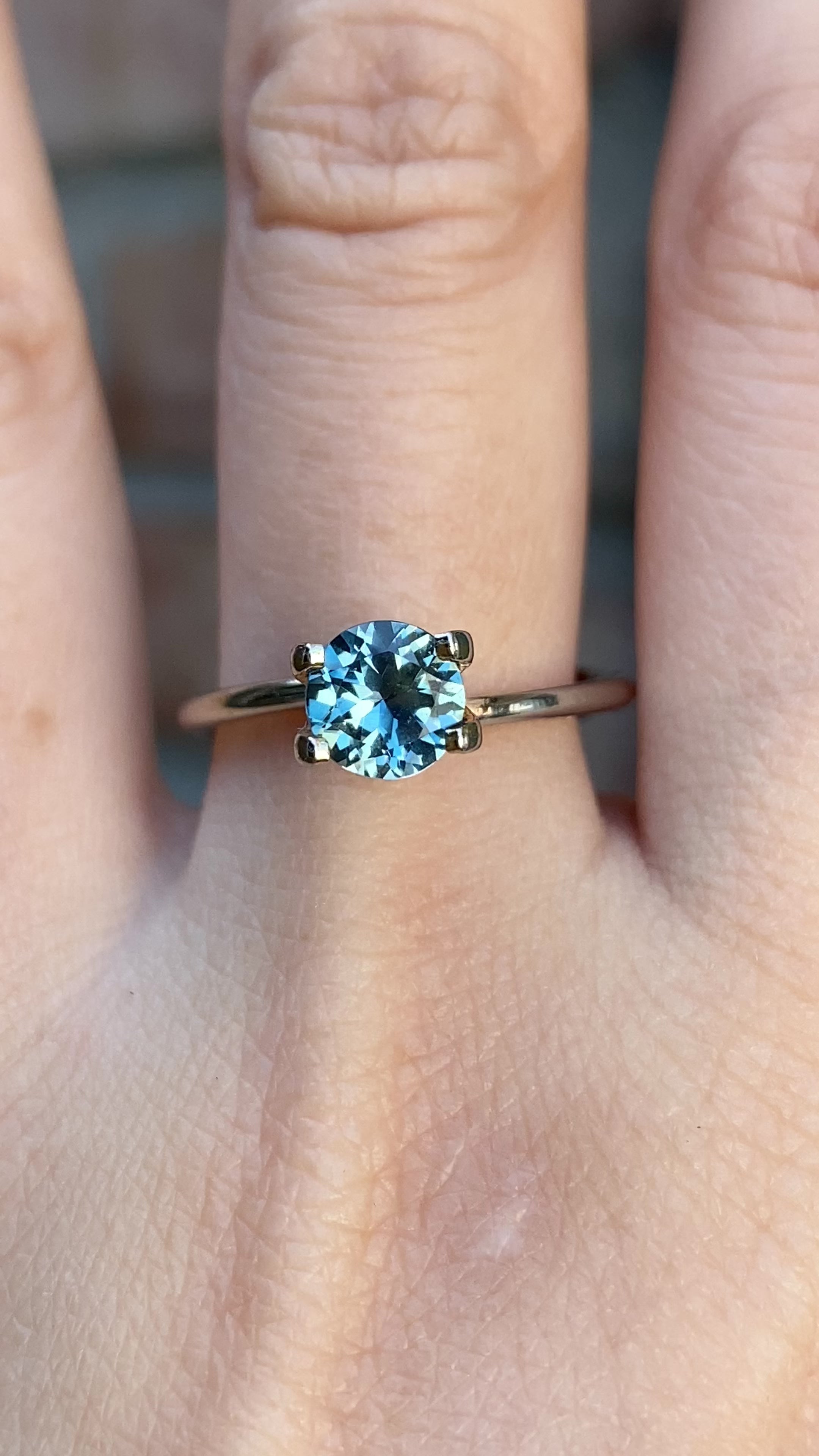 1.14ct Round Cut Light Teal Blue Montana Sapphire SR291