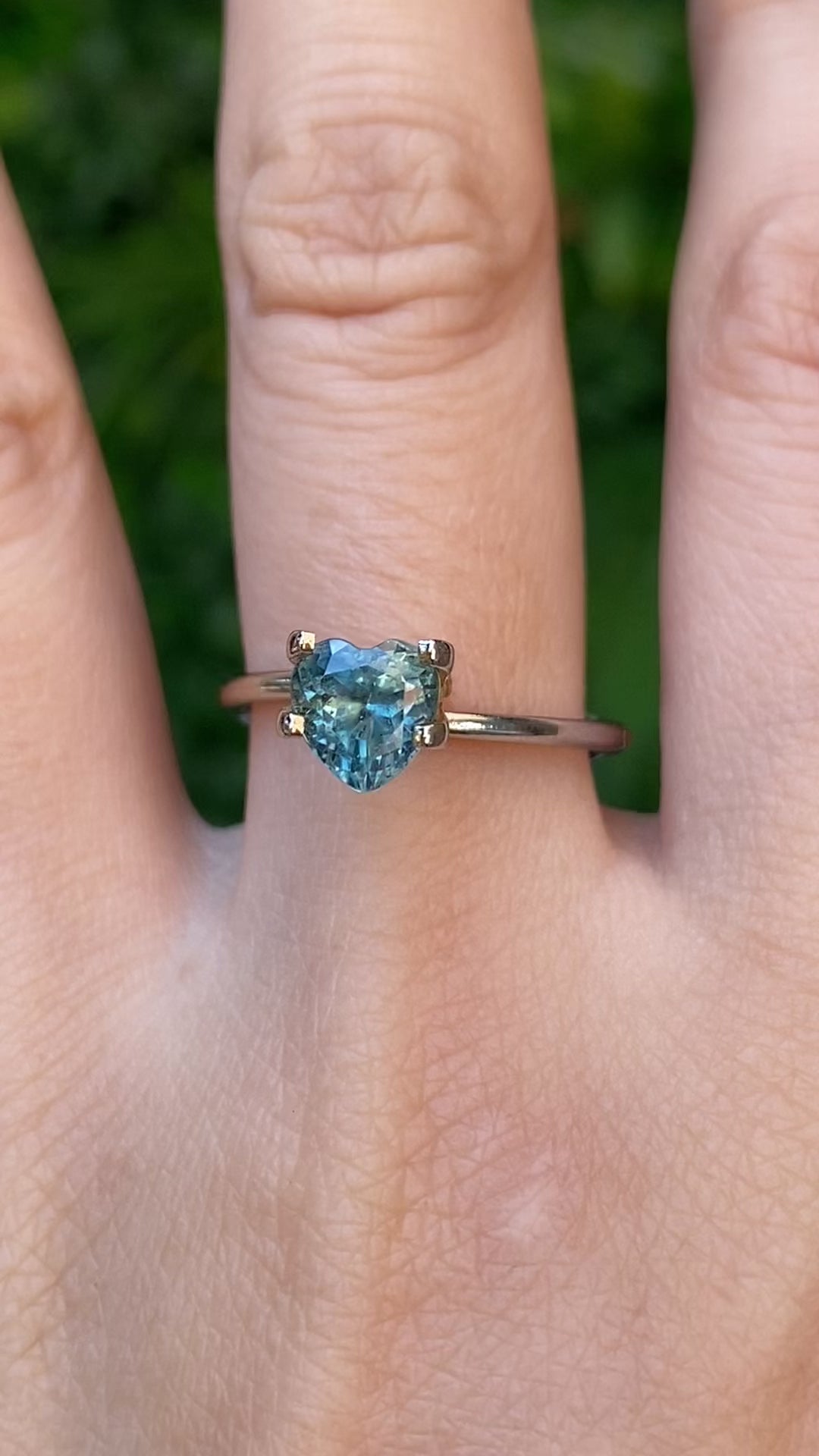 1.53ct Heart Cut Blue Green Montana Sapphire Sapphire SF555