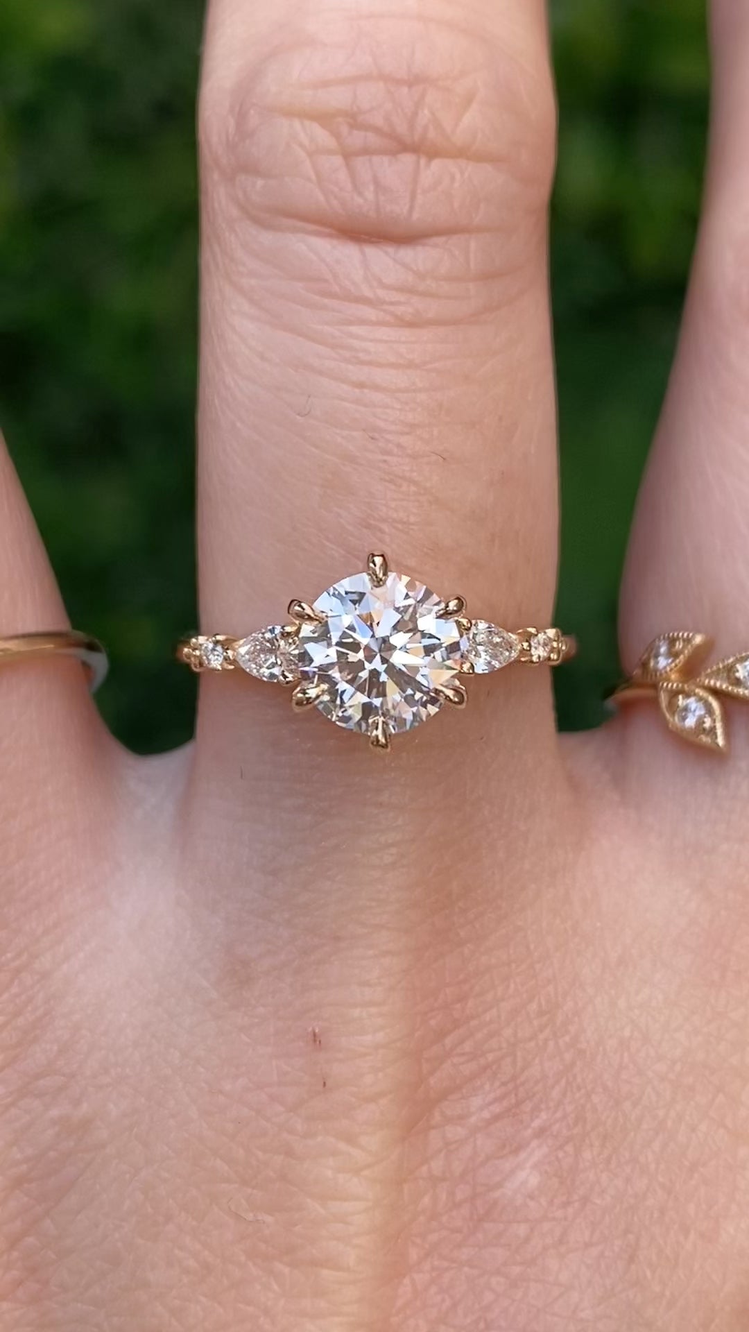 エステルフルールリング　オールドマインクッションカットダイヤモンド　1.30ct　GIA鑑定書付き