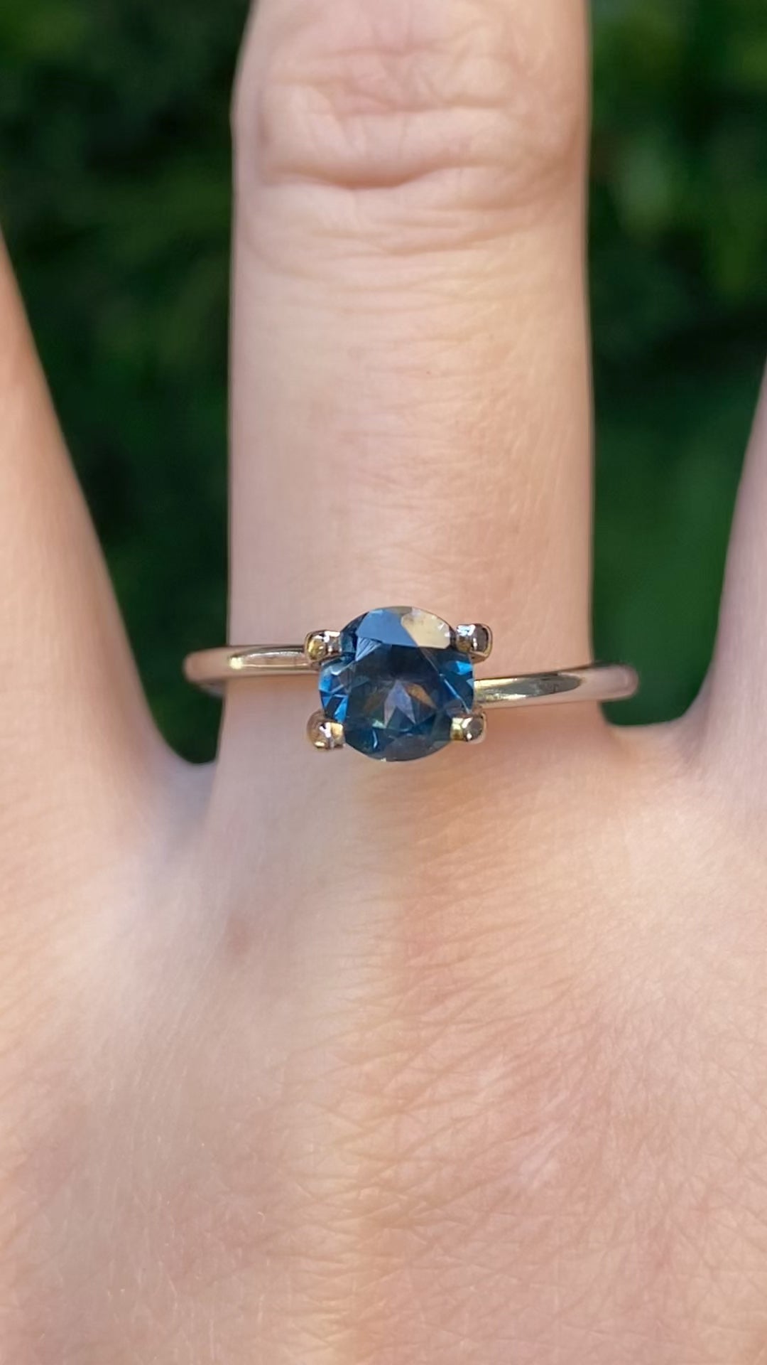 1.06ct Round Cut Blue Montana Sapphire SR499