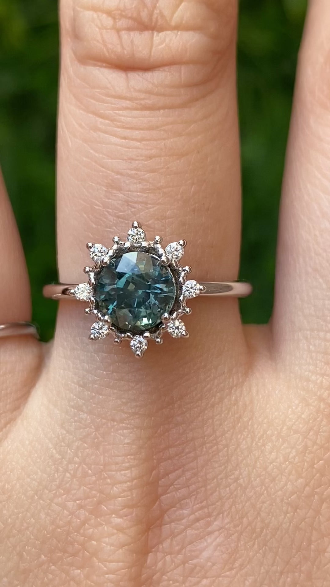 Victoria Ring, 1.69ct Montana Sapphire