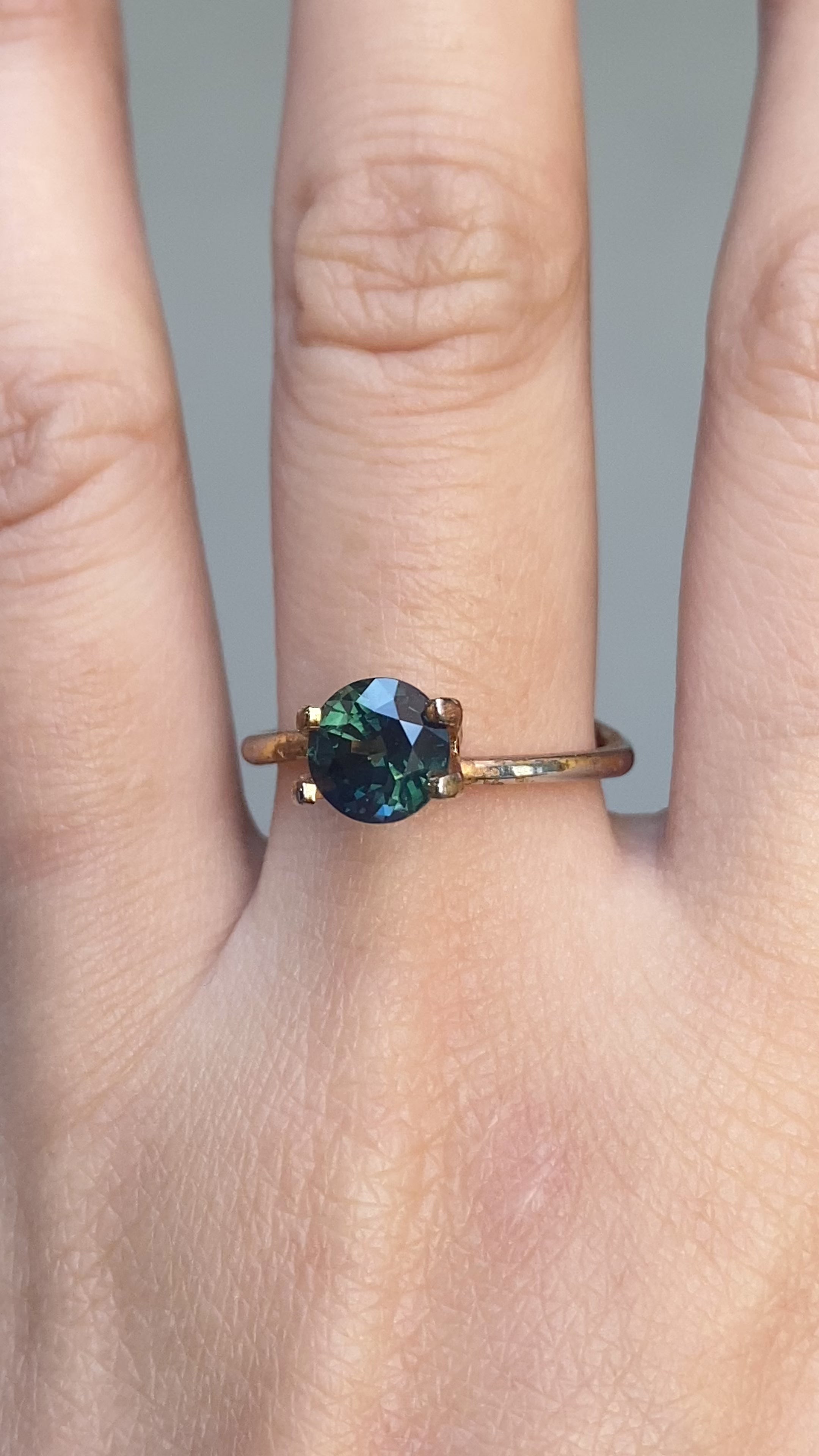 1.76ct Round Cut Peacock Green Australian Sapphire SR296