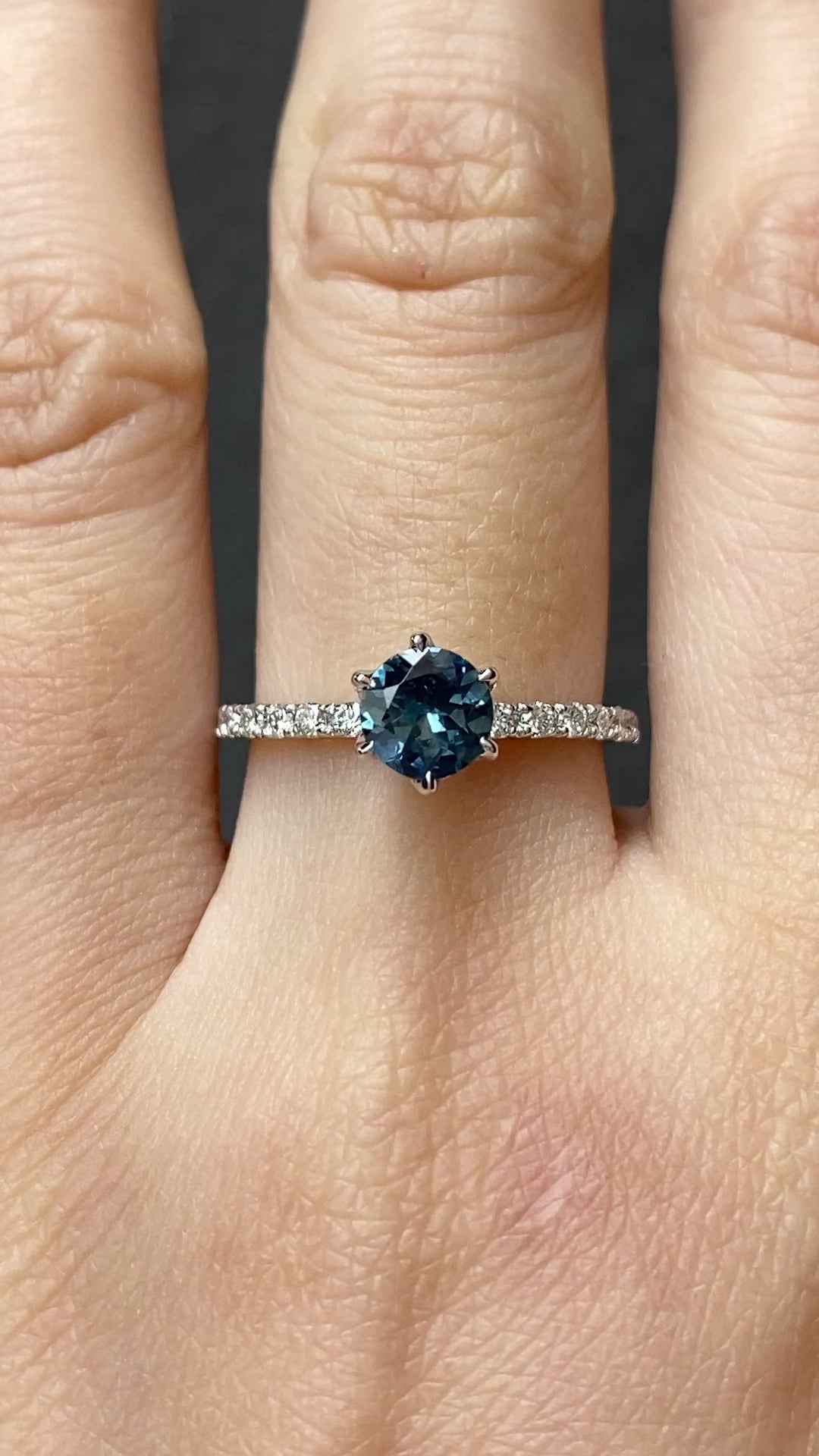【一点物】マリアリュックスリング ・0.98ct・加熱モンタナ産ティールブルーサファイア・K14WG