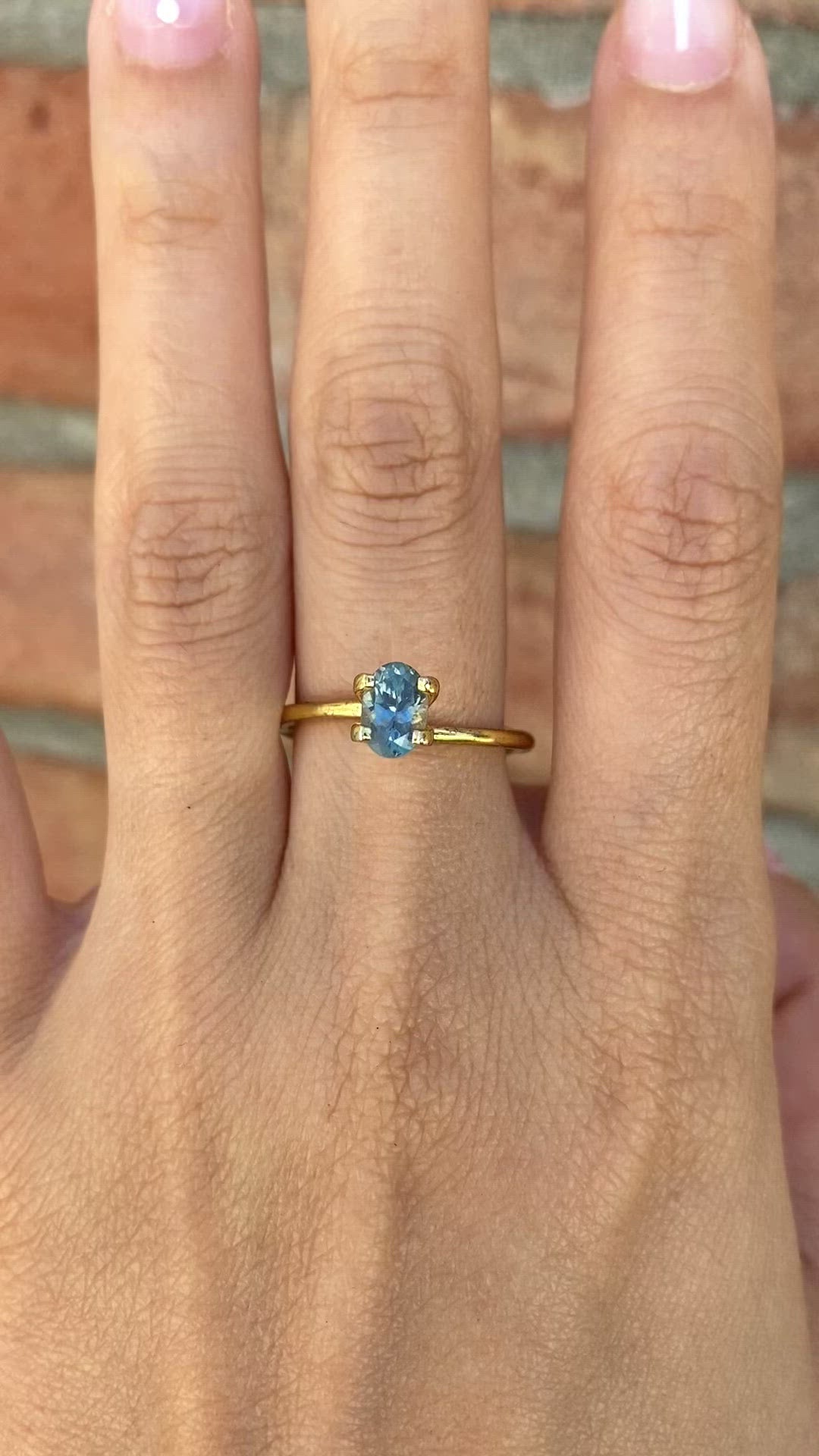 0.86ct オーバルカット ライトブルーグリーンサファイア モンタナ産 