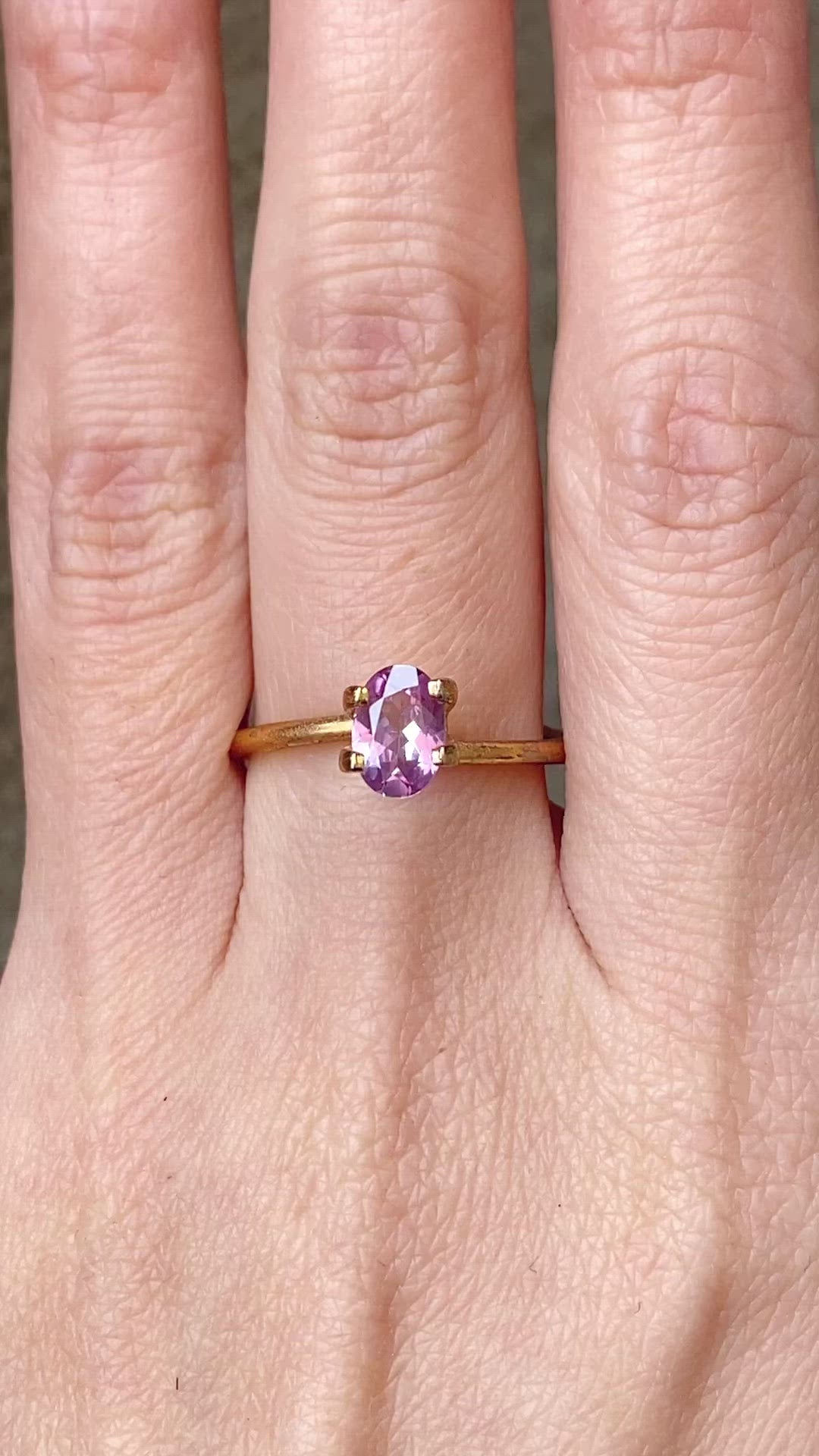 0.91ct Oval Cut Pink Umba Sapphire SO262
