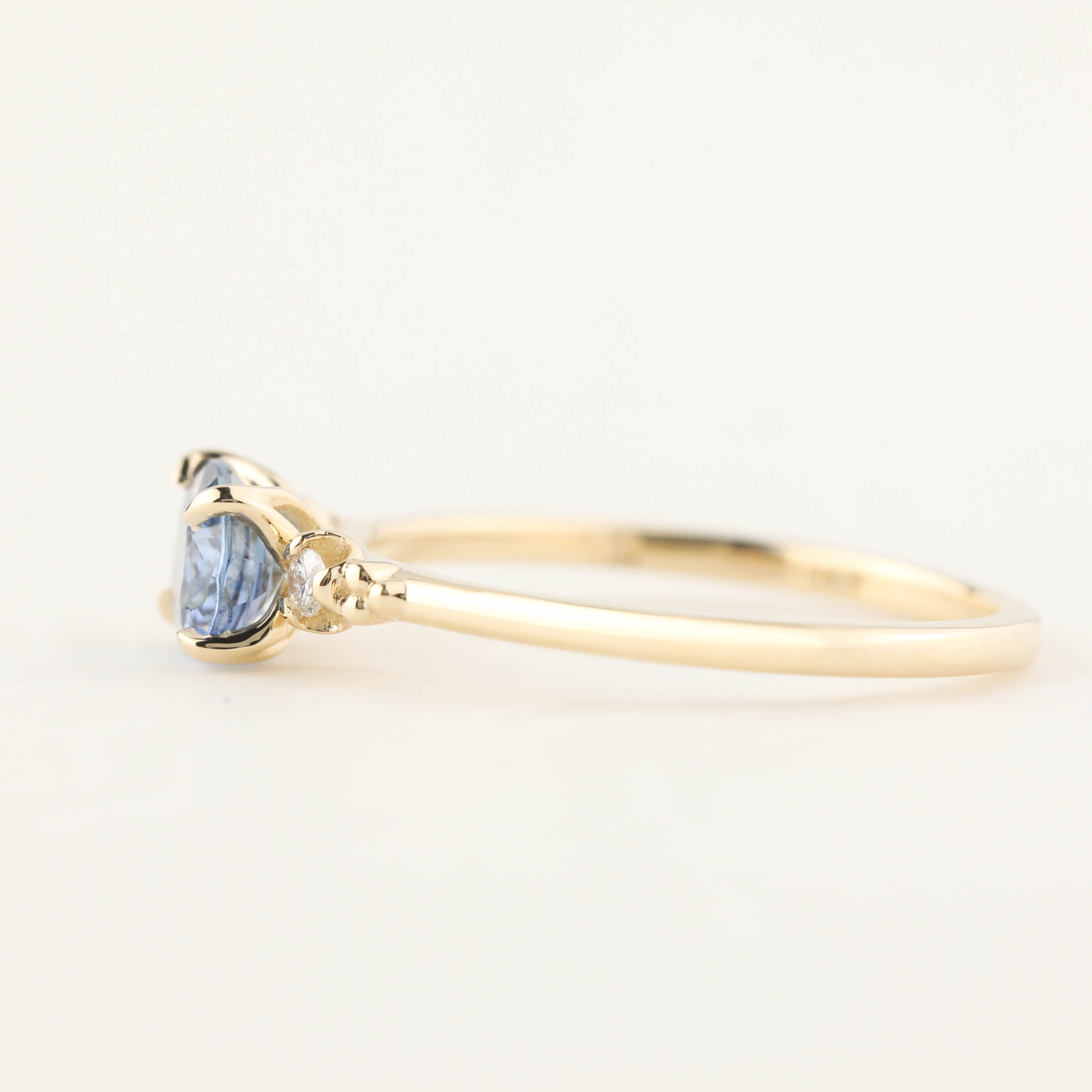 エステルリング -0.97ct ブルーサファイア ( 一つの種類 )