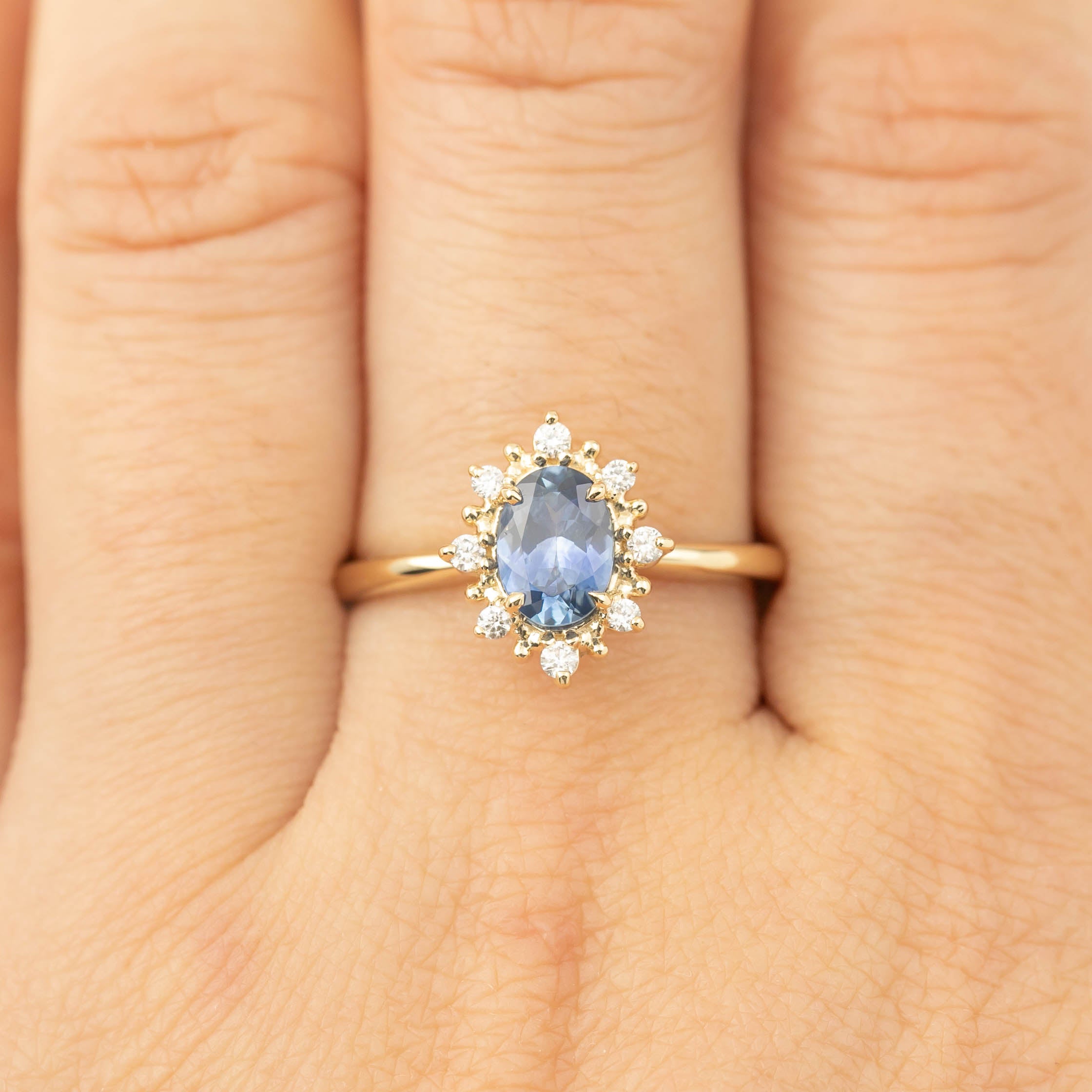 ビクトリアリング　ブルーモンタナサファイア　0.90ct　14Kイエローゴールド