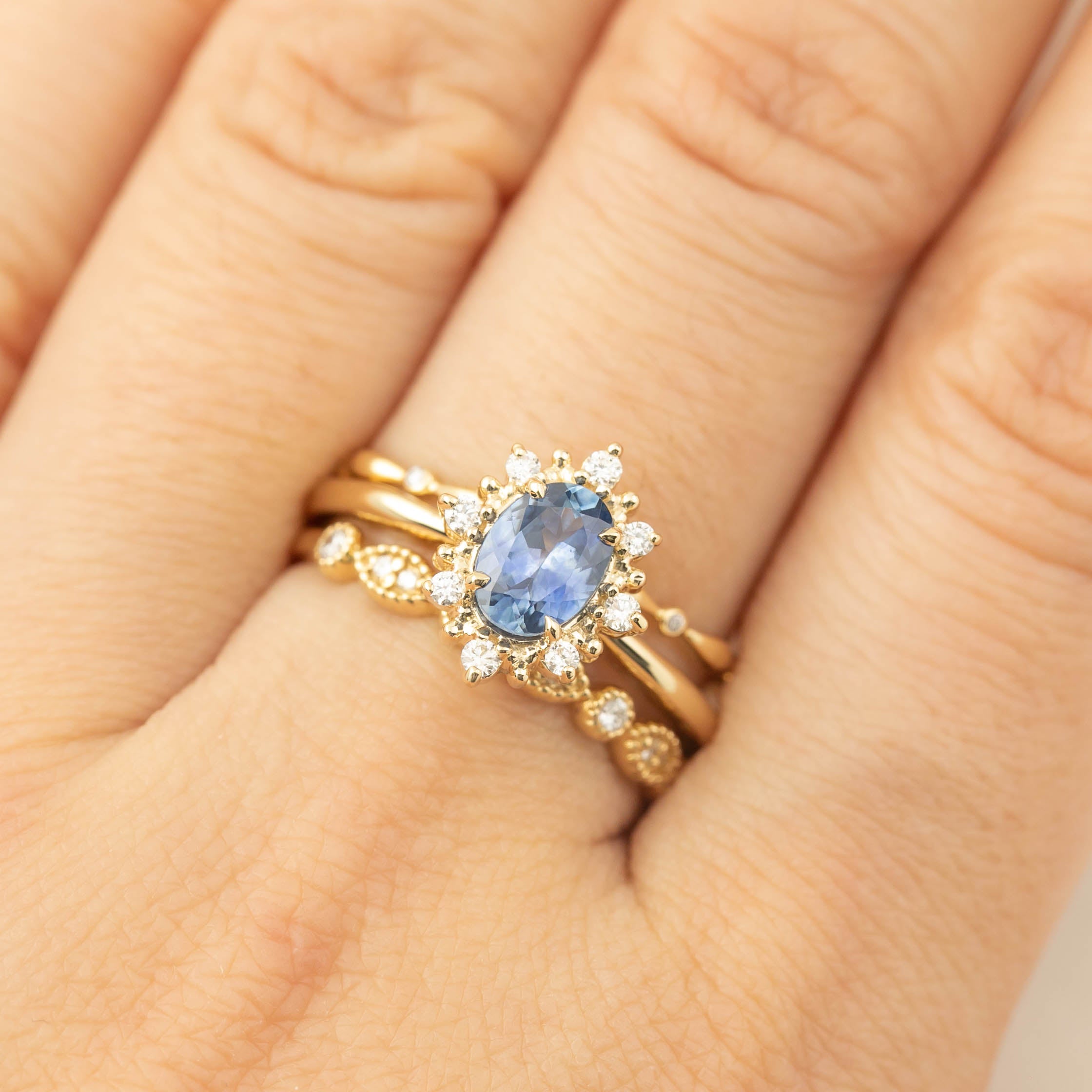 ビクトリアリング　ブルーモンタナサファイア　0.90ct　14Kイエローゴールド
