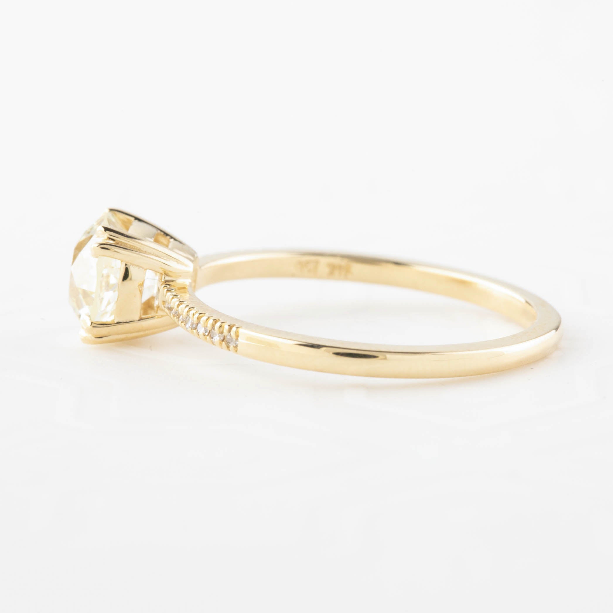 Sabrina Ring, Round Brilliant Cut Diamond