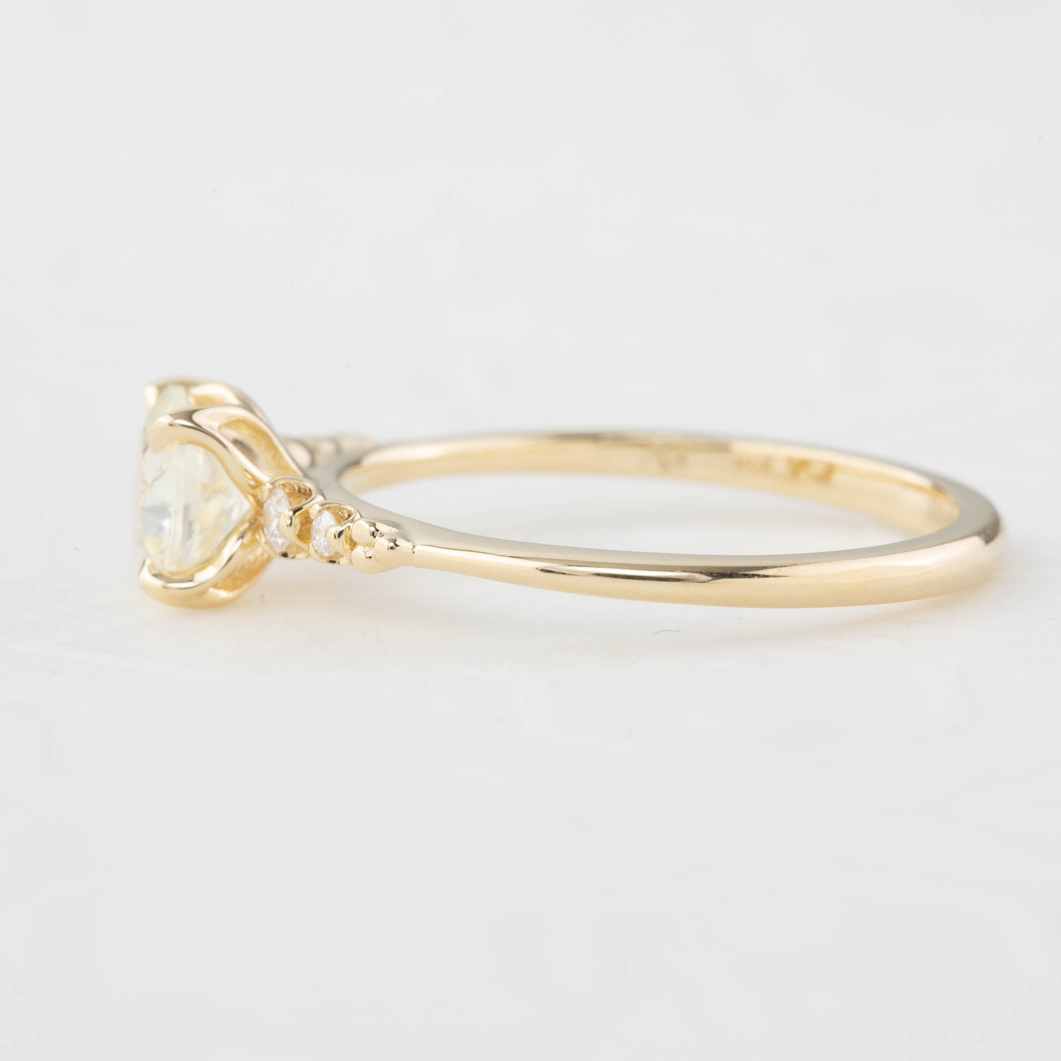 Estel Fleur Four Prongs Ring - 0.90ct White Montana Sapphire (One of a kind)