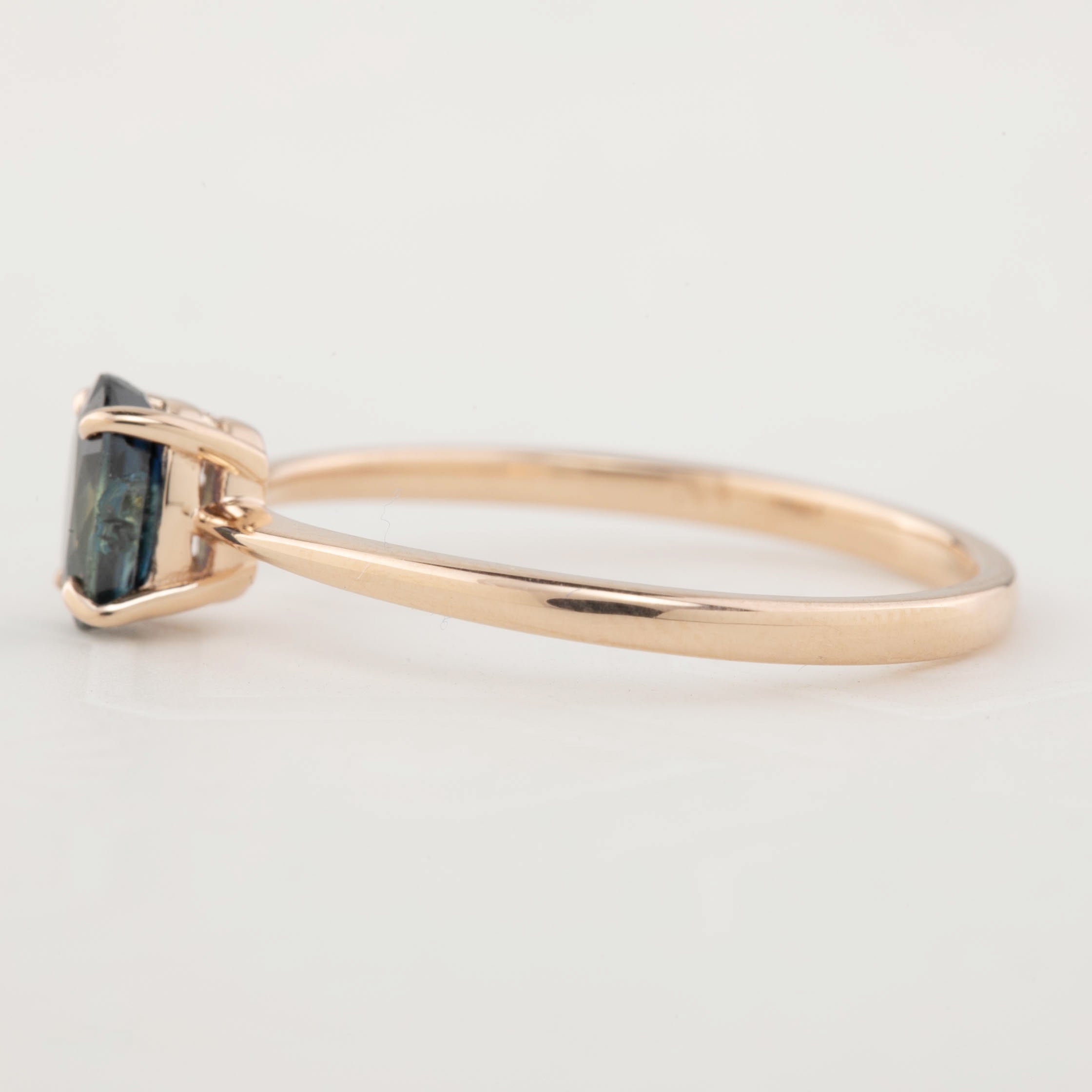 ニーナリング　ブルーオーストラリアンサファイア　0.7ct　14Kローズゴールド
