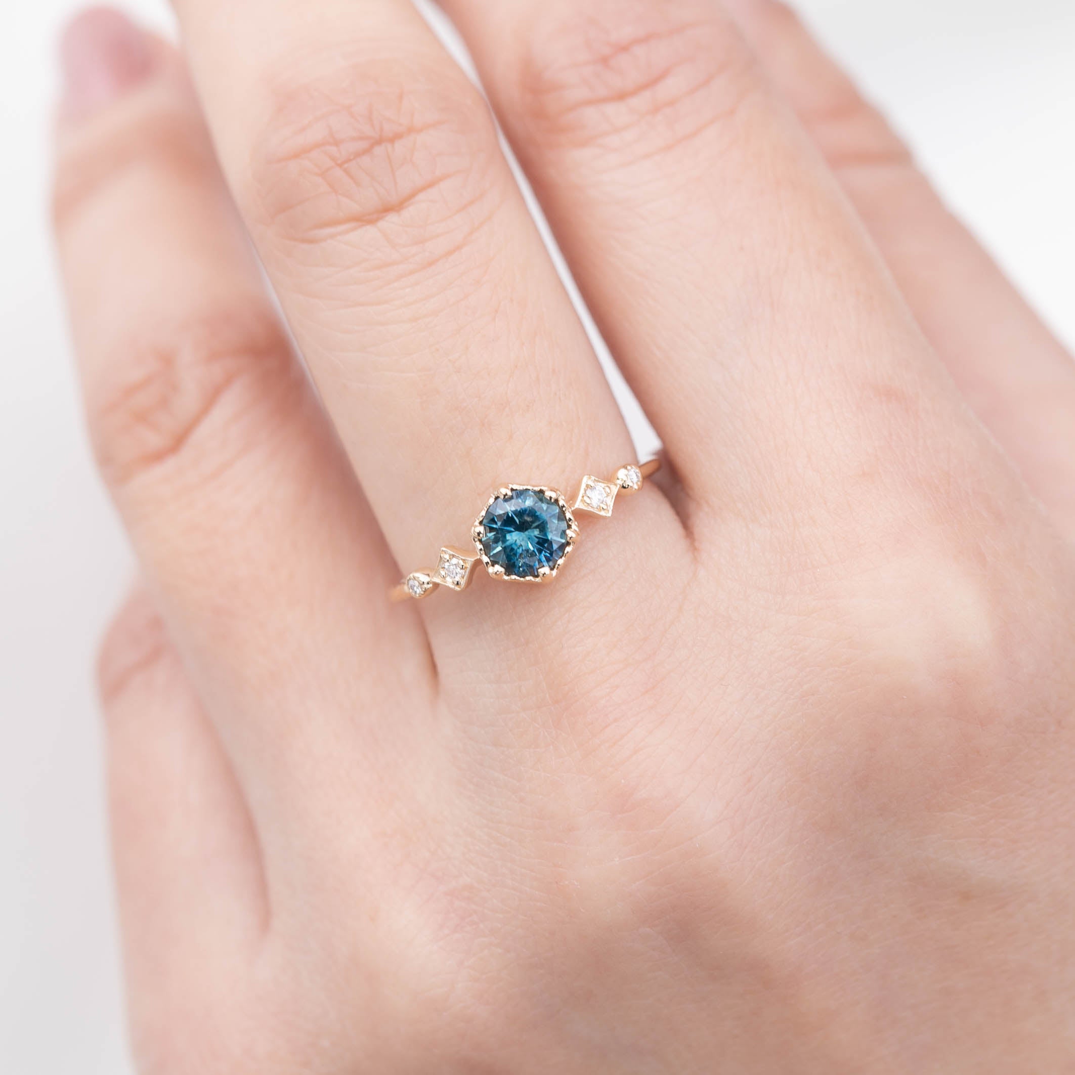 ステラリング　ブルーモンタナサファイア　0.72ct　14Kイエローゴールド