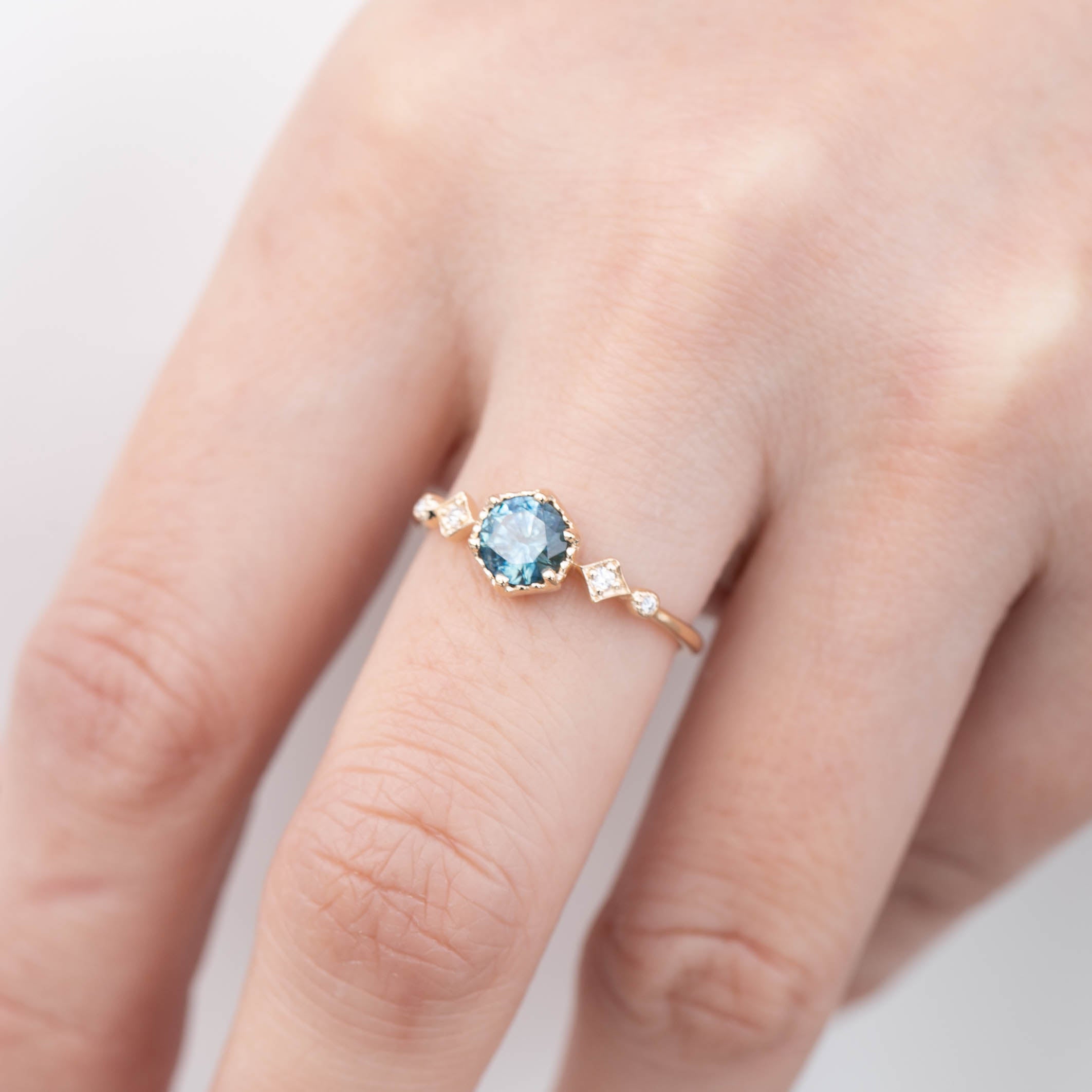 ステラリング　ブルーモンタナサファイア　0.72ct　14Kイエローゴールド