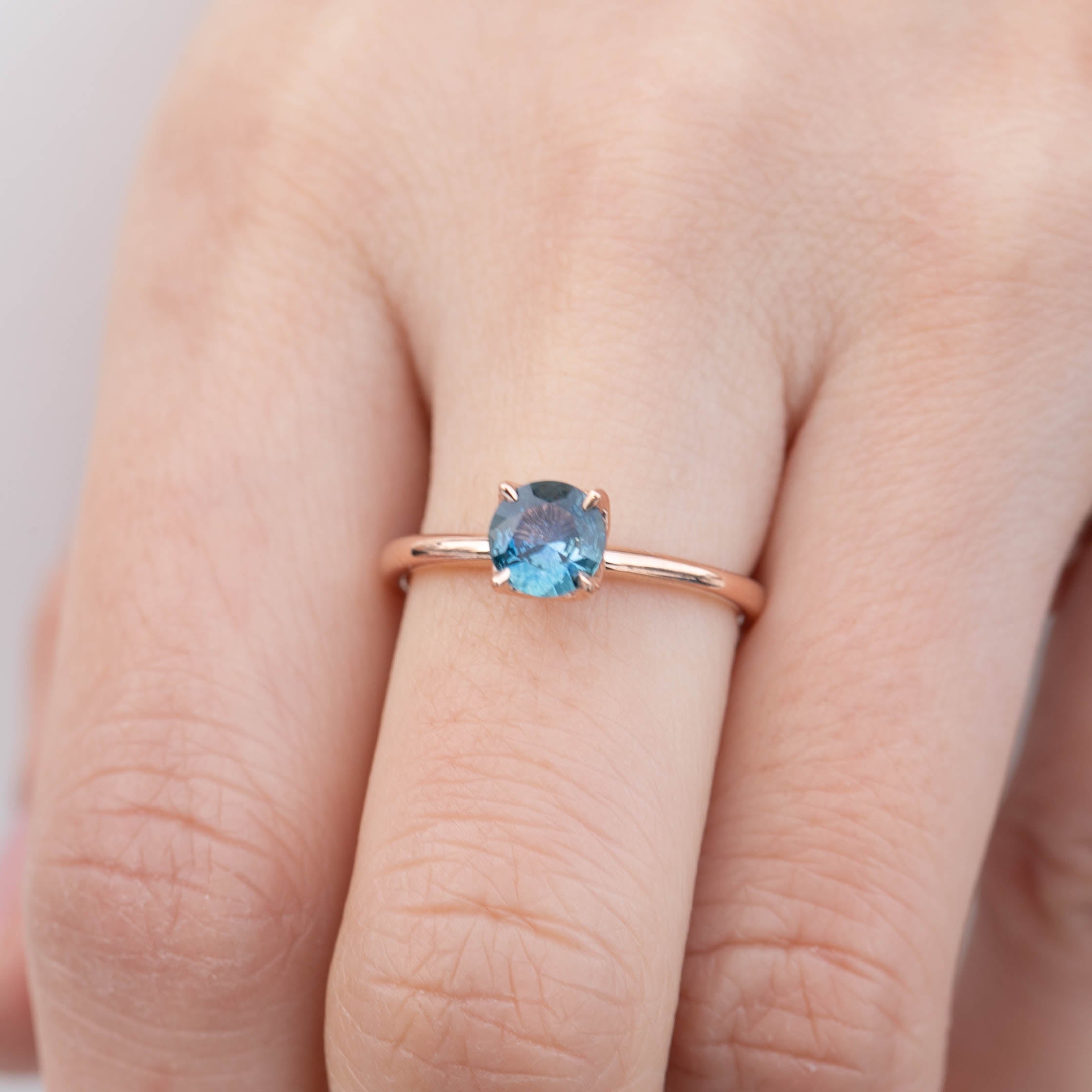 サラリング　ブルーモンタナサファイア　0.77ct　14Kローズゴールド　