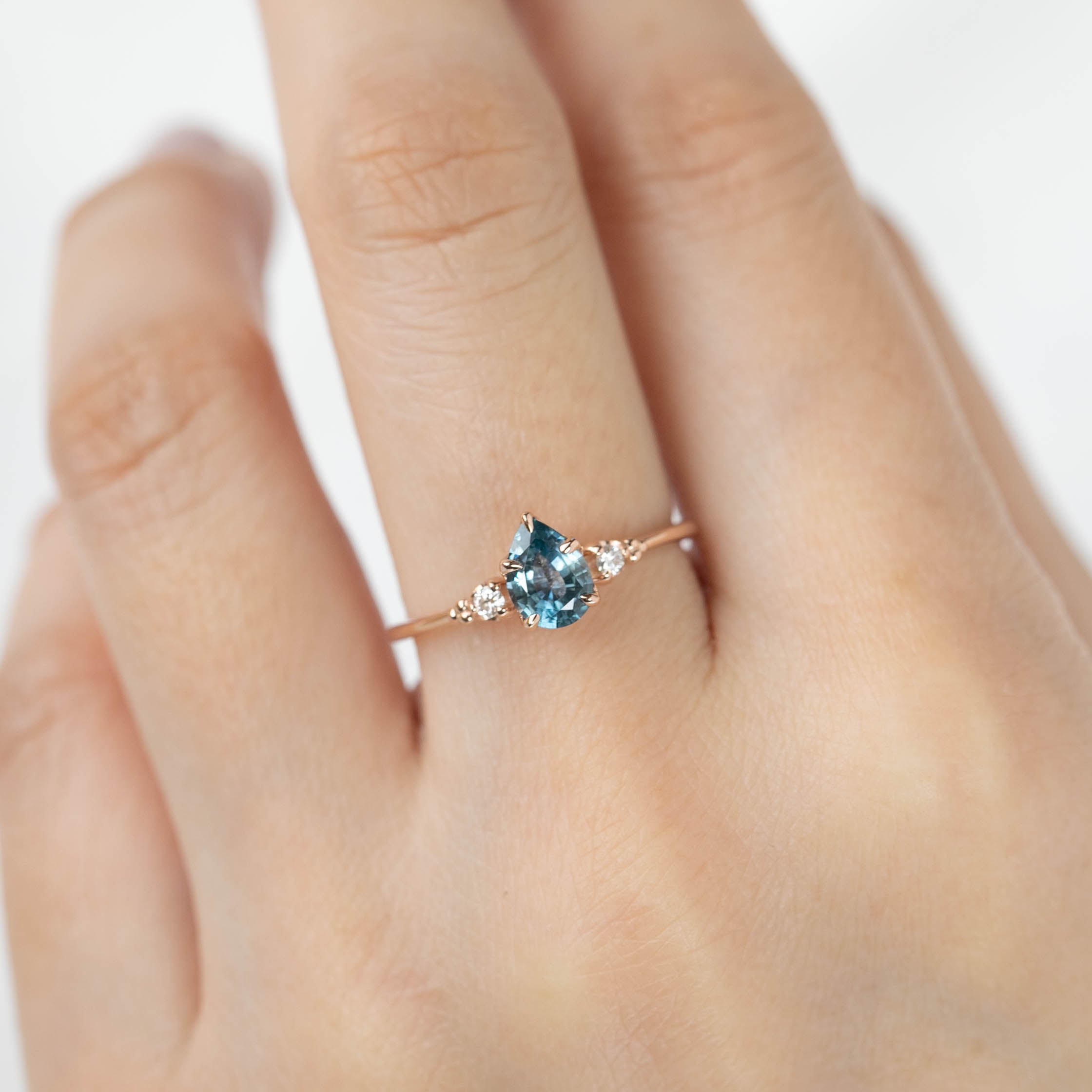エステルリング - 0.8ct ブルーグリーンサファイア