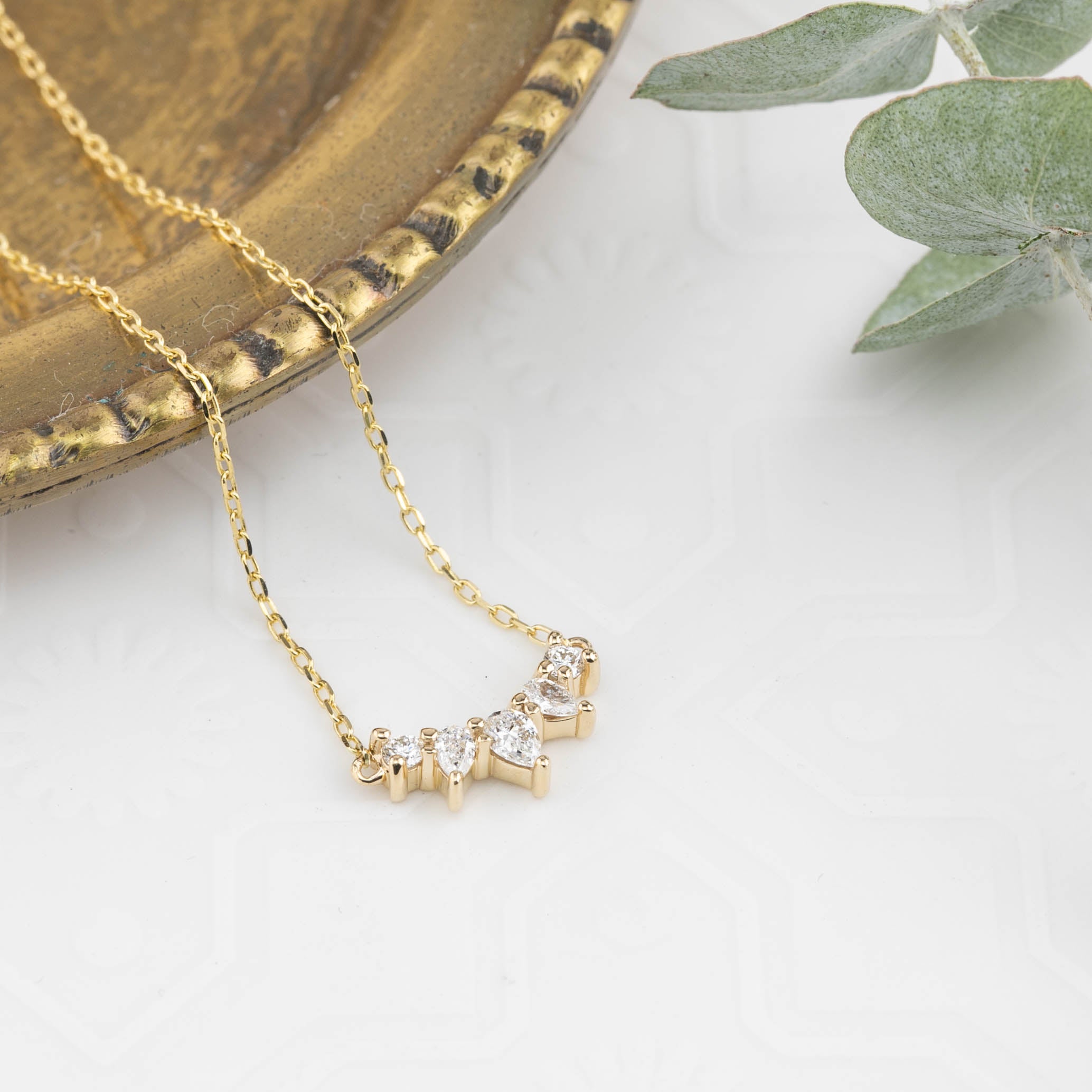 Gloria Curved Diamond Necklace 5 Stones