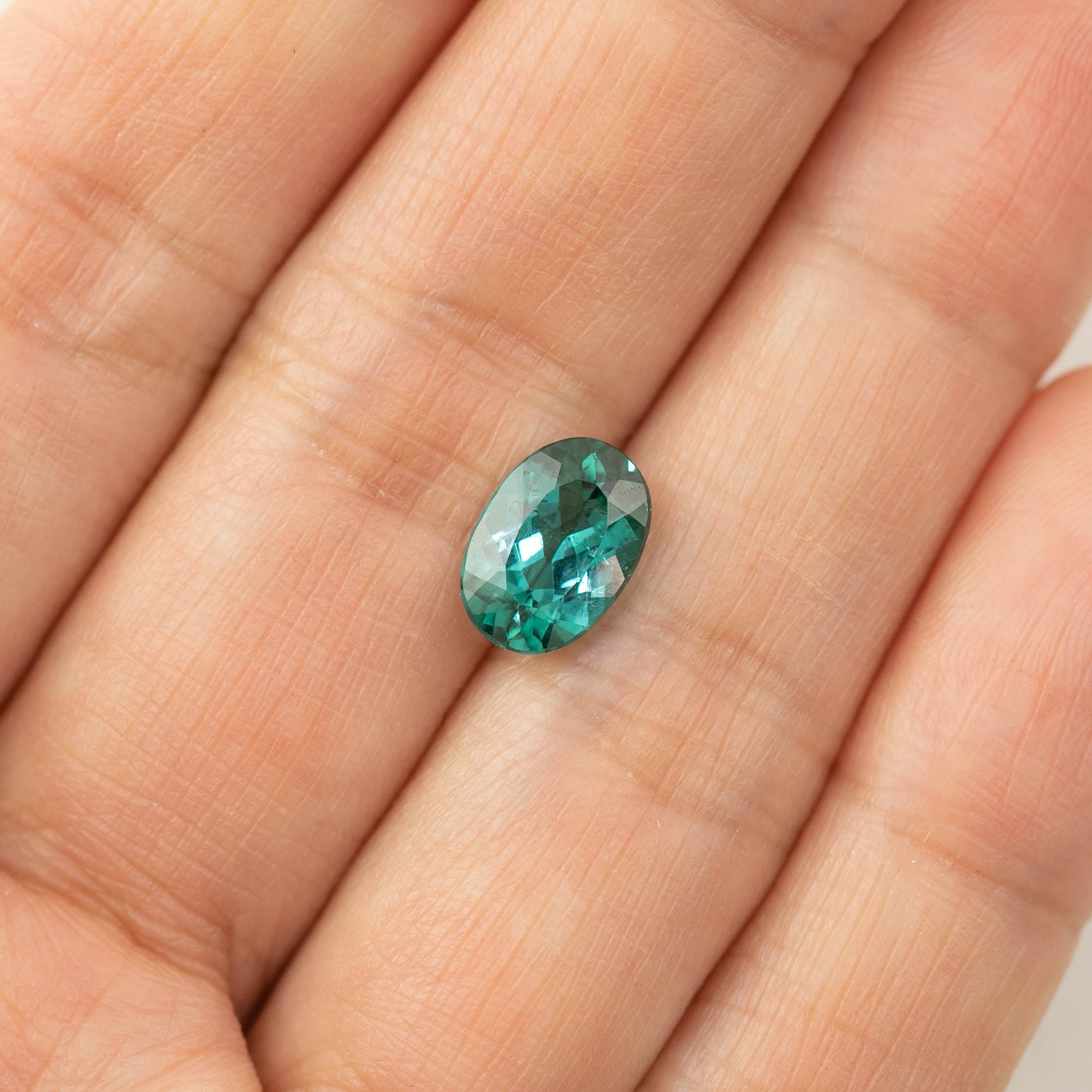 1.88ct オーバルカット グリーン トルマリン