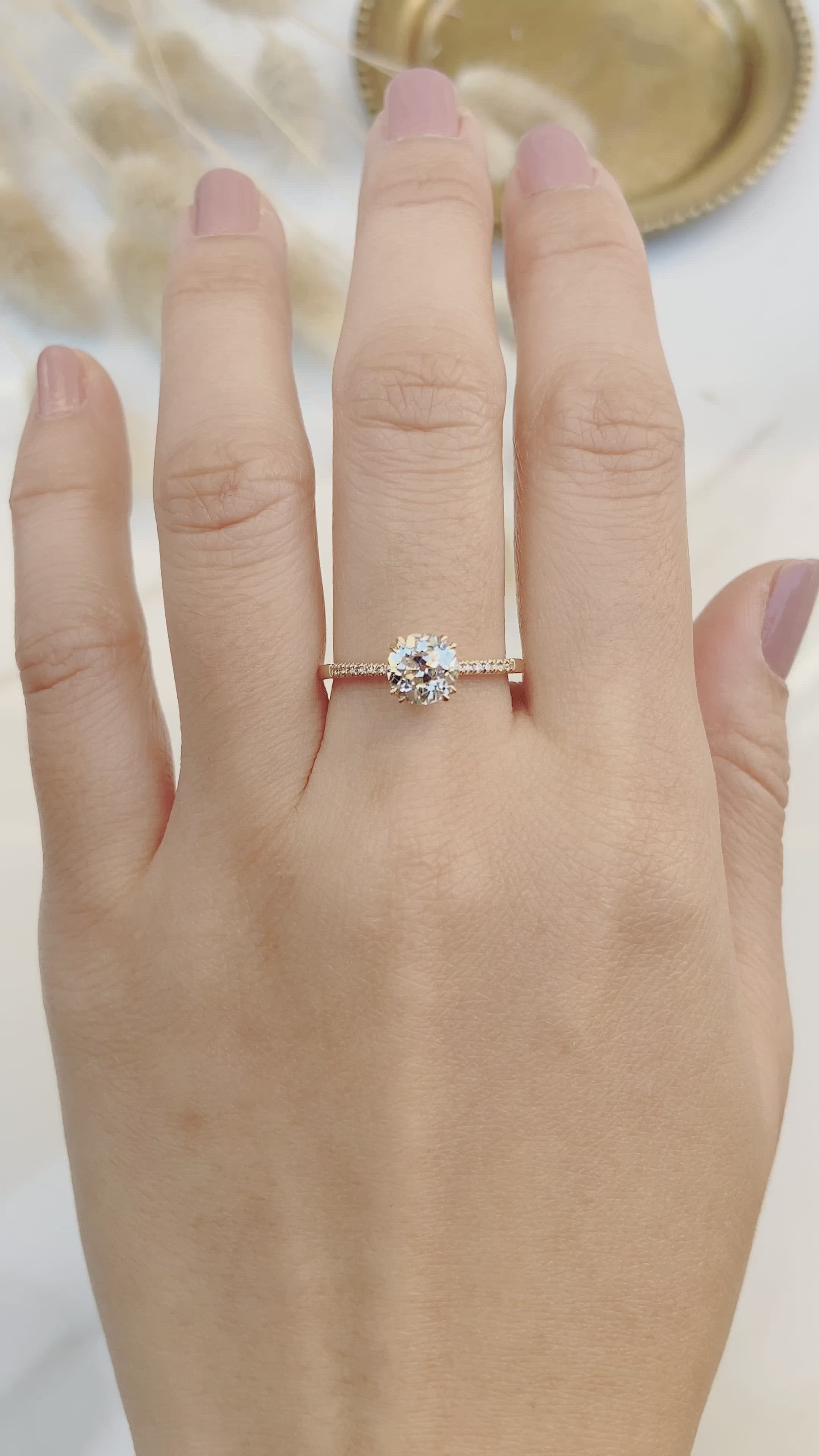 Sabrina Ring, Round Brilliant Cut Diamond