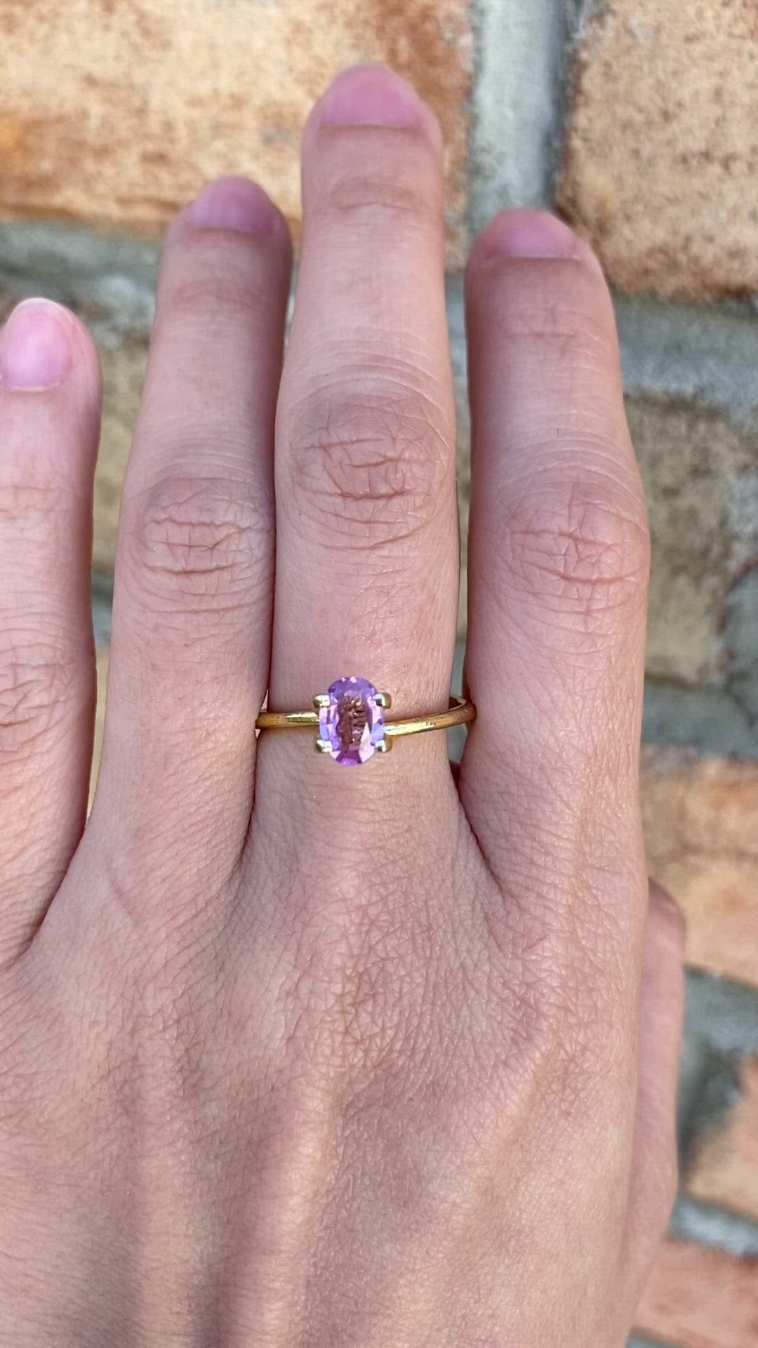 0.93ct オーバルカット ライトピンクサファイア セイロン産 